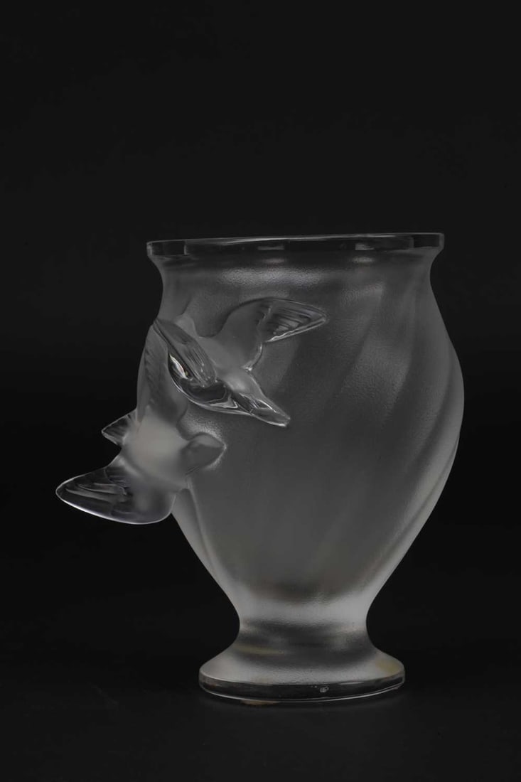 A LALIQUE FROSTED AND CLEAR MOULDED GLASS ROSINE VASE - 2