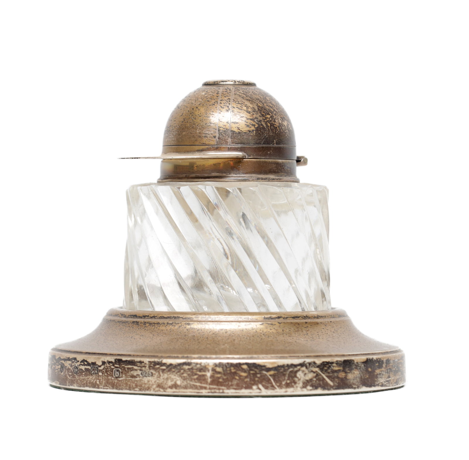 AN EARLY 21ST CENTURY ENGLISH SILVER MOUNTED CUT GLASS INKWELL IN THE FORM OF A JOCKEY'S HAT ON BASE (1 of 6)