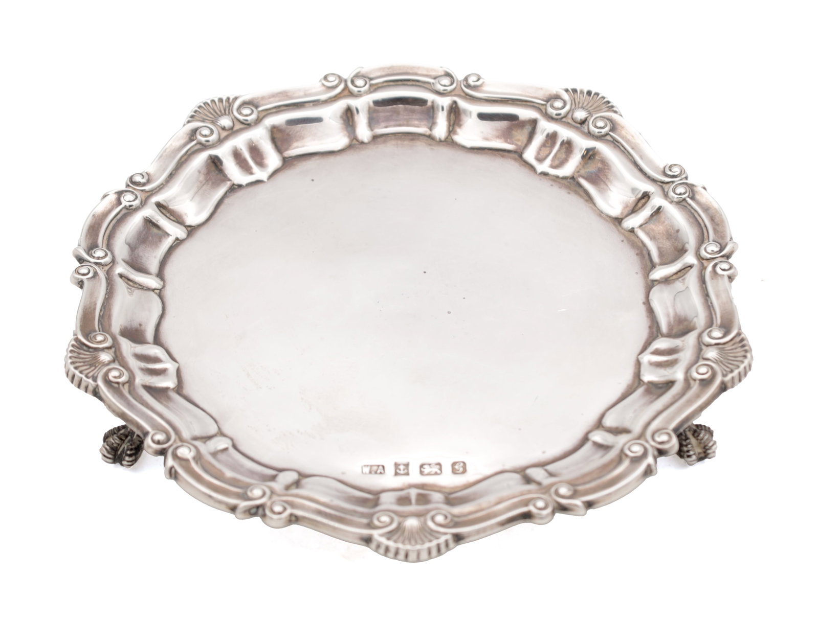 A LATE 20TH CENTURY ENGLISH SILVER SALVER WITH SHELL AND SCROLL RIM (1 of 6)
