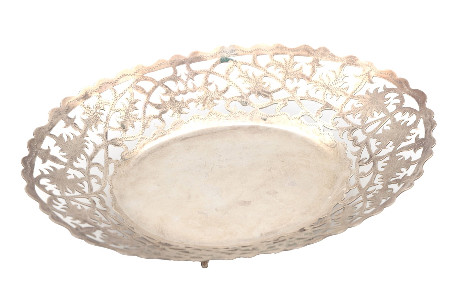 A 20TH CENTURY EGYPTIAN SILVER DISH (1 of 8)