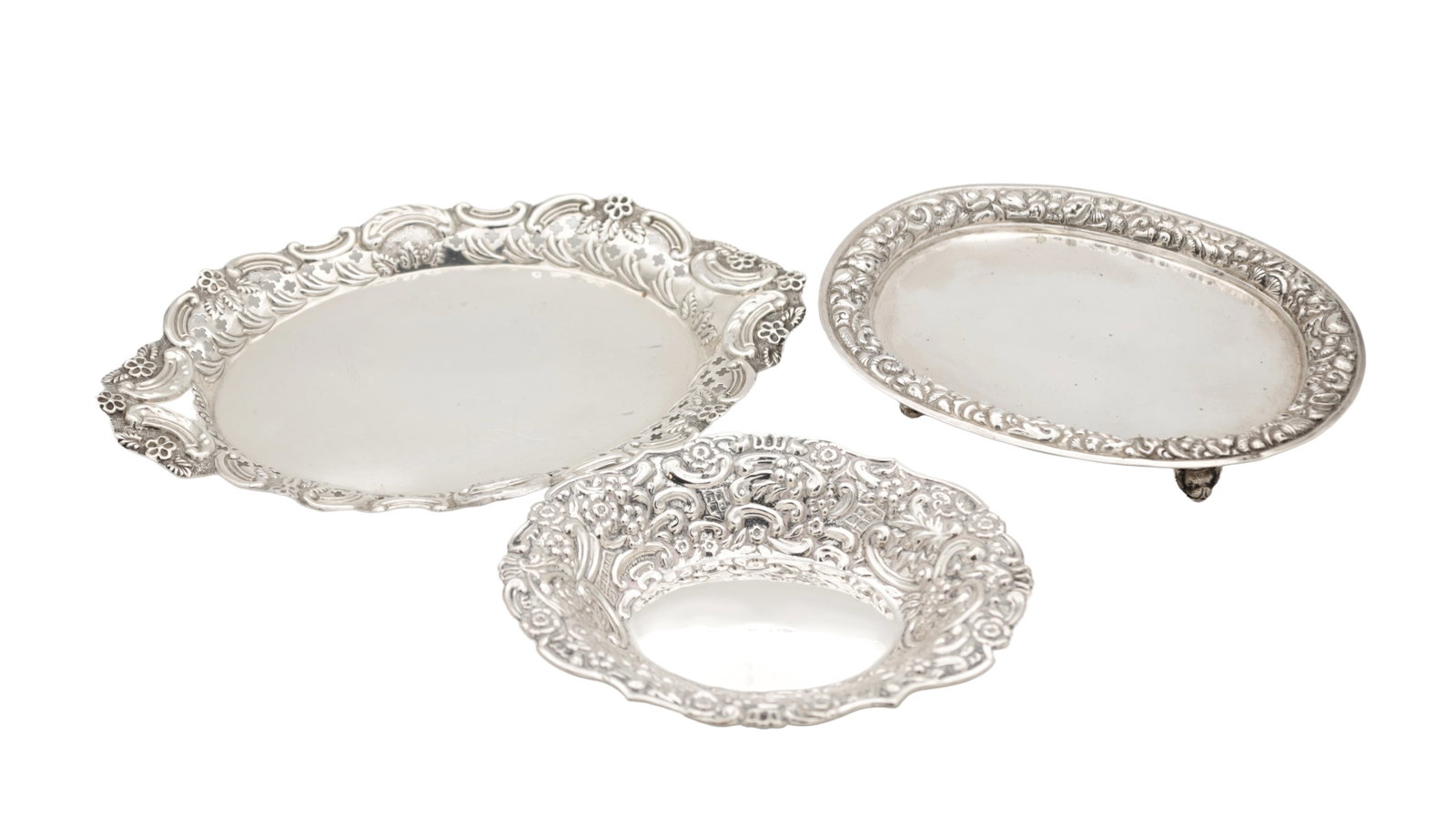A COLLECTION OF 19TH/20TH CENTURY ENGLISH SILVER TRAYS (1 of 6)