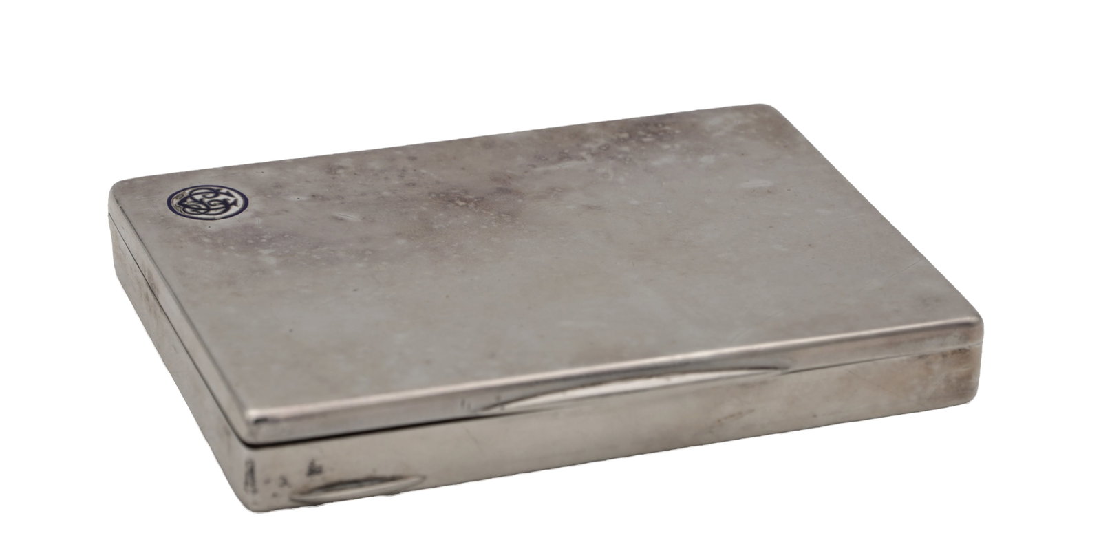 AN EARLY 20TH CENTURY SILVER CIGARETTE BOX WITH ENAMEL INITIALS (1 of 5)