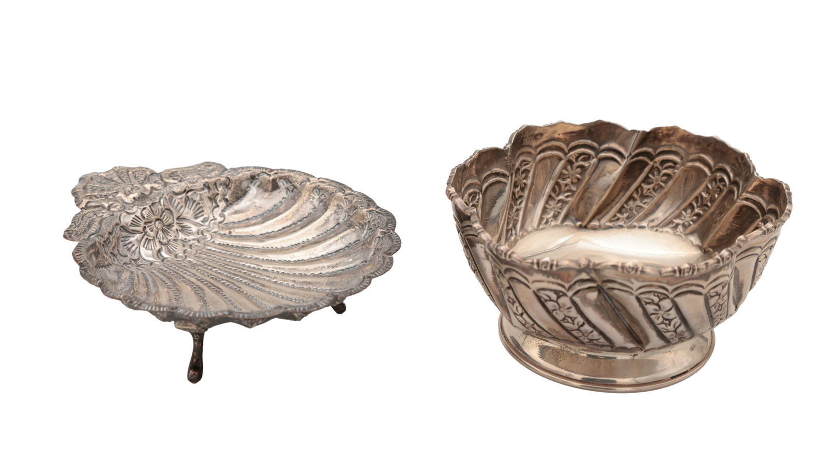TWO 20TH CENTURY EGYPTIAN SILVER DISHES (1 of 6)