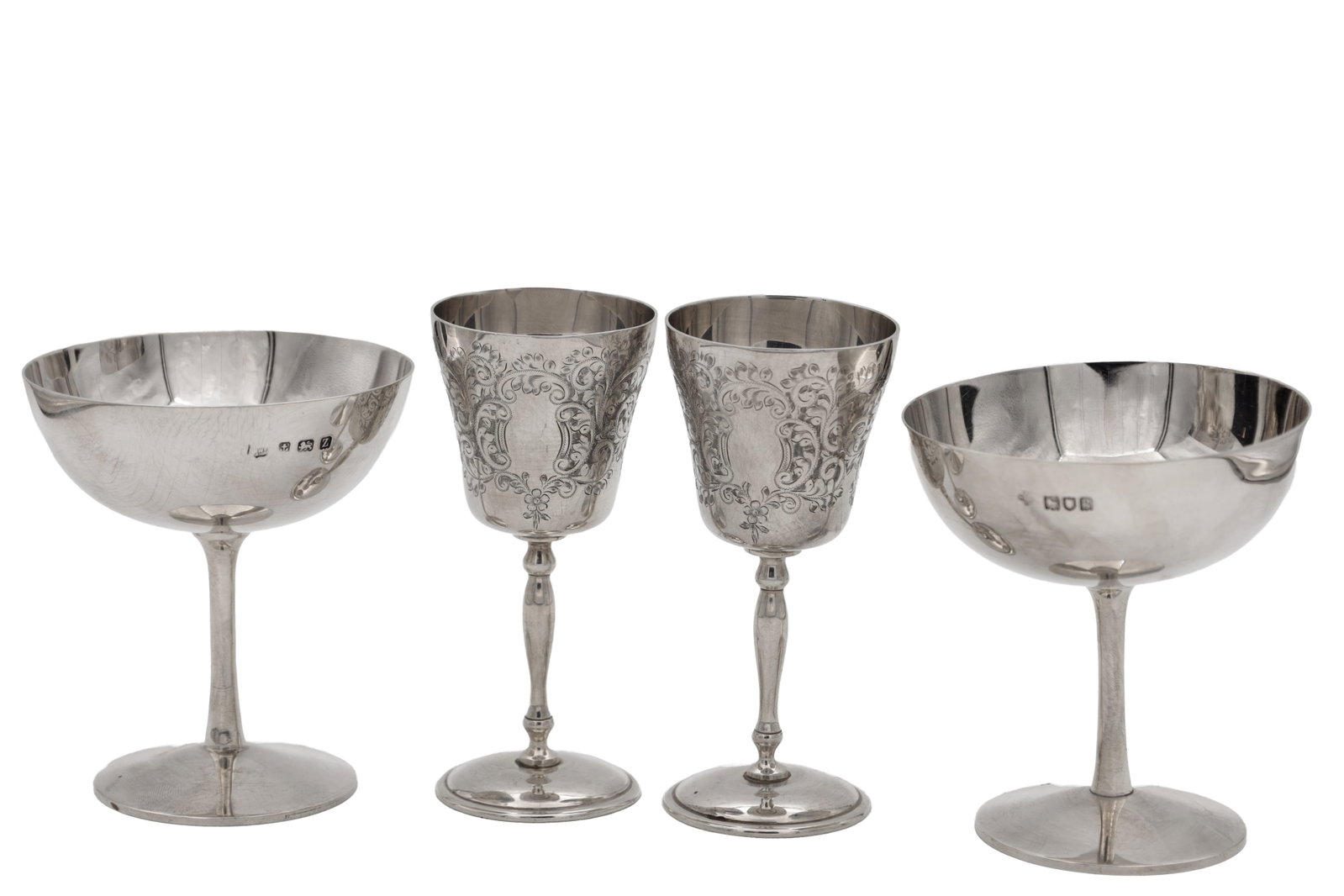 TWO PAIRS OF ENGLISH SILVER DRINKING VESSELS (1 of 5)
