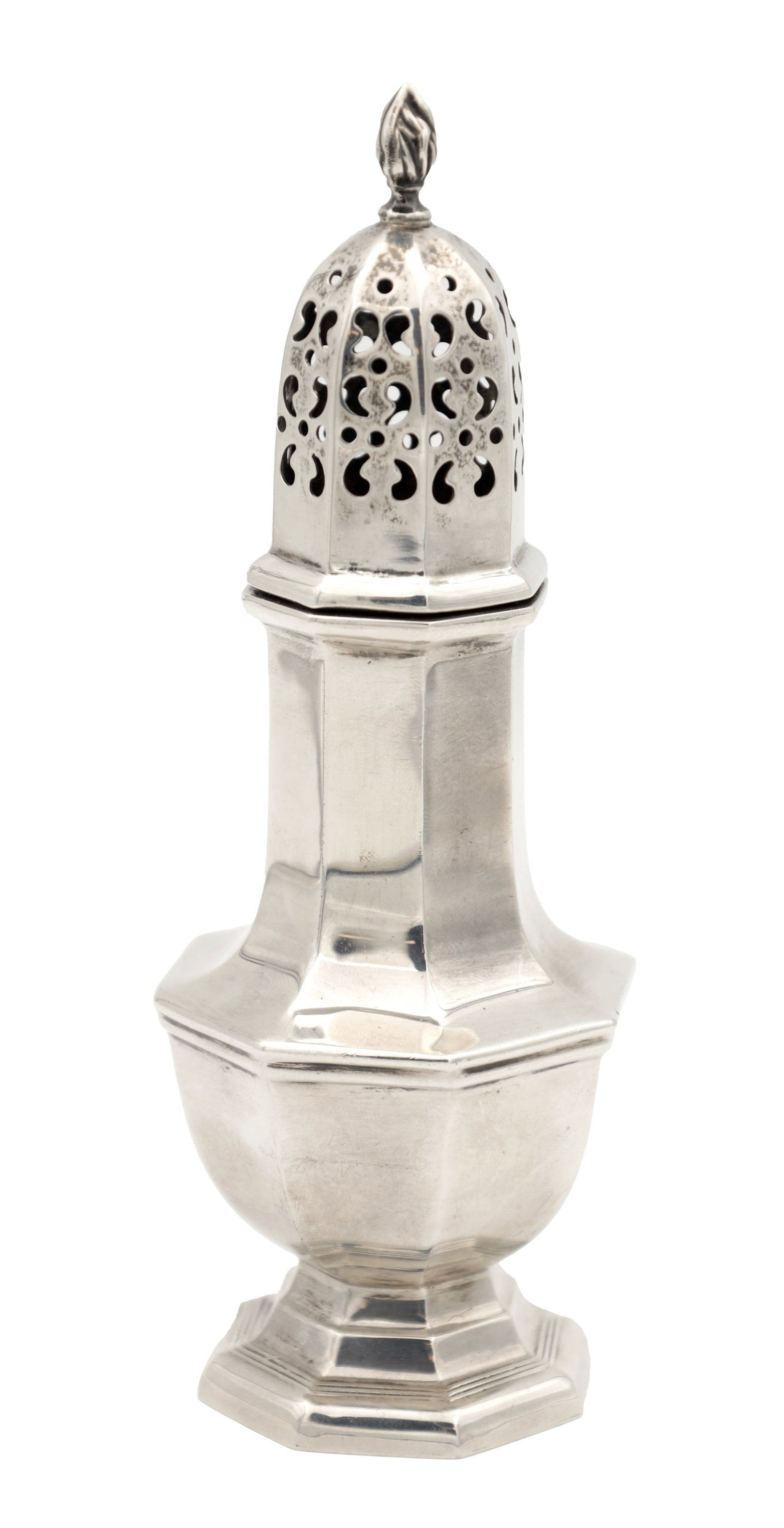 AN EARLY 20TH CENTURY ENGLISH SILVER SUGAR CASTER WITH PIERCED DOMED COVER (1 of 4)