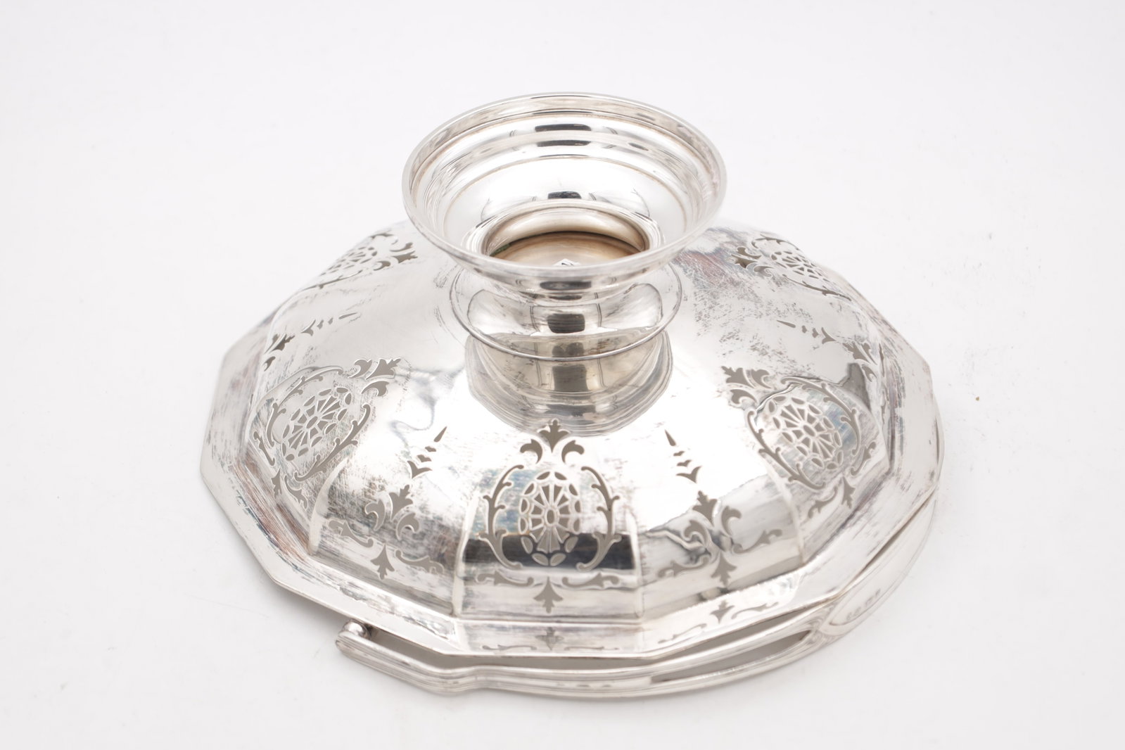 A GEORGE V ENGLISH SILVER SWING-HANDLED BASKET - 4