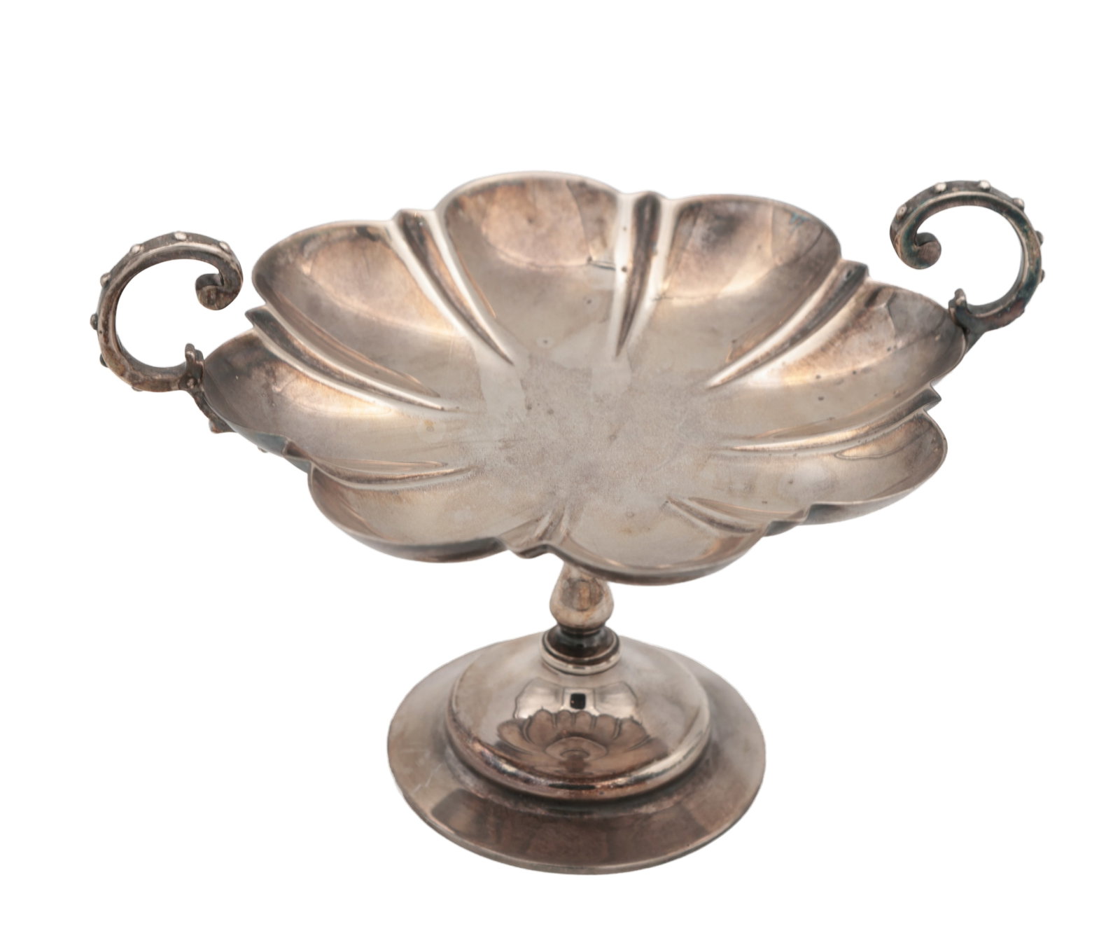 A GEORGE V ENGLISH SILVER TWIN-HANDLED PEDESTAL DISH: A GEORGE V ENGLISH SILVER TWIN-HANDLED PEDESTAL DISH hallmarked London 1912 by Mappin & Webb, with a lobed oval bowl and scroll handles, on a circular spreading foot. Total weight app. 360g. (14cm