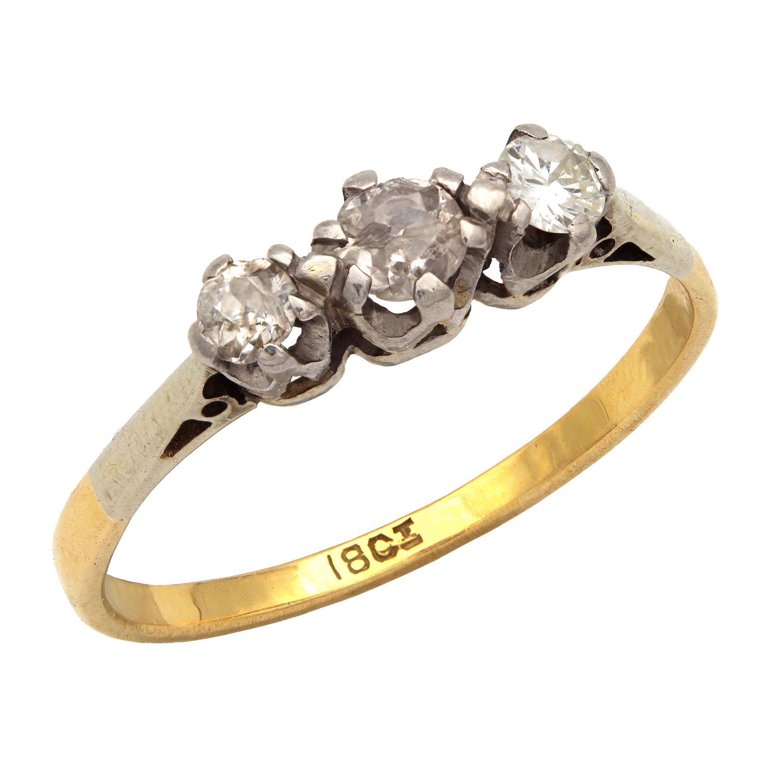AN 18CT YELLOW GOLD TRILOGY DIAMOND RING (1 of 2)