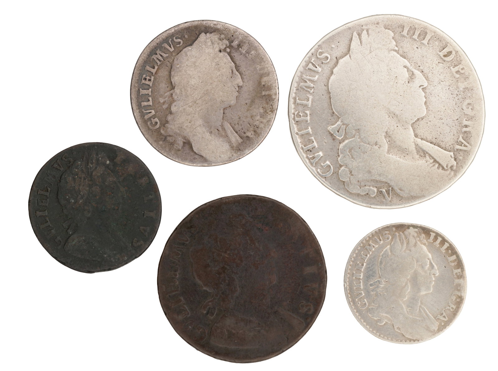 A COLLECTION OF WILLIAM III (1694-1702) SILVER AND COPPER COINS: A COLLECTION OF WILLIAM III (1694-1702) SILVER AND COPPER COINS comprising mixed denominations of milled coinage with laureate busts and GVLIELMVS III DEI GRA legends including a silver half crown.