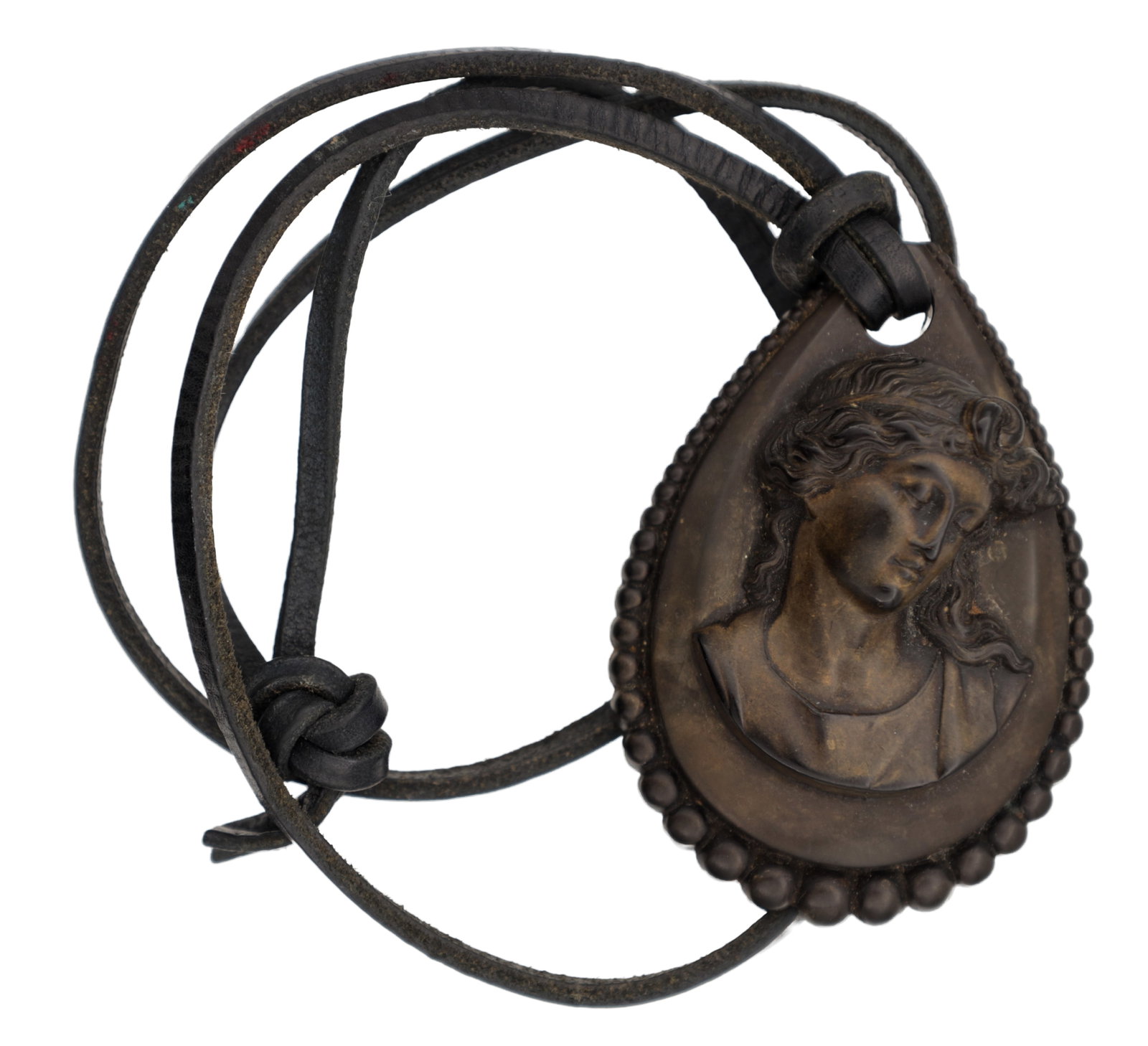 A VICTORIAN VULCANITE CAMEO PENDANT (1 of 3)