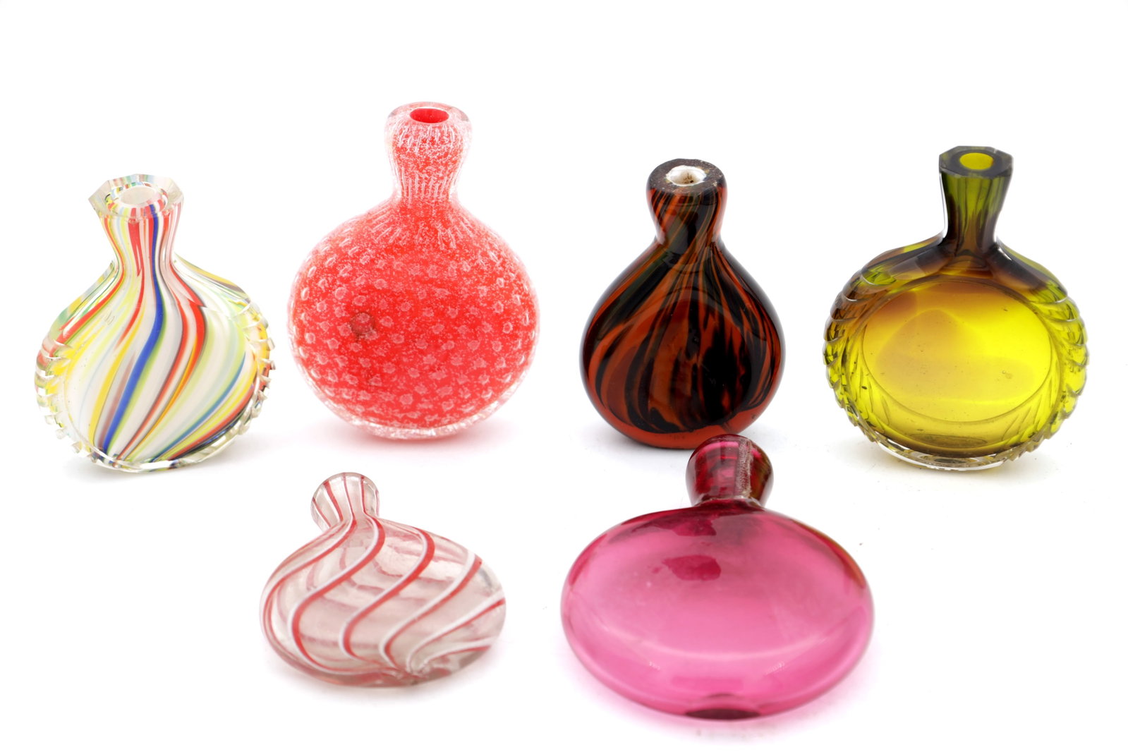 A COLLECTION OF 19TH/20TH CENTURY GLASS SCENT BOTTLES (1 of 7)