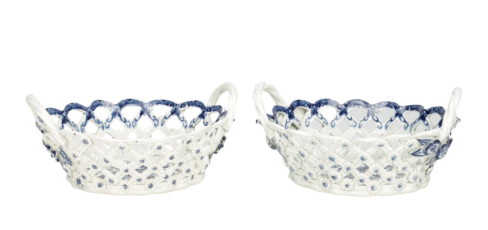 A PAIR OF 18TH CENTURY WORCESTER PORCELAIN LATTICEWORK BASKETS (1 of 13)