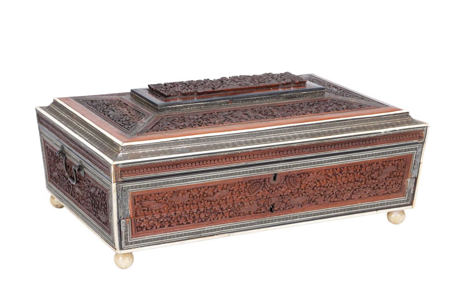A 19TH CENTURY ANGLO INDIAN SANDALWOOD AND IVORY WORK BOX (1 of 10)