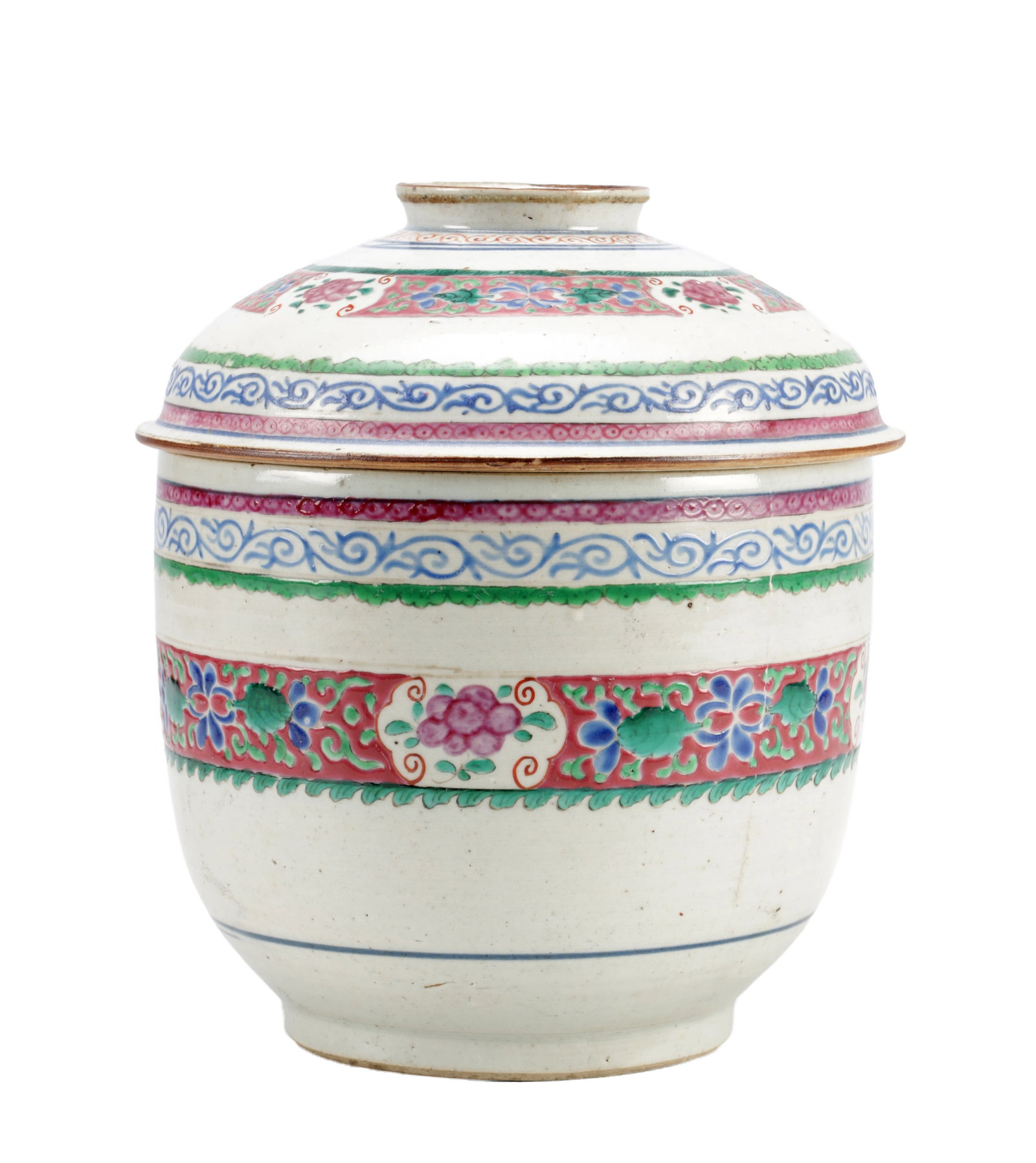 AN 18TH CENTURY CHINESE FAMILLE ROSE PORCELAIN COVERED BOWL (1 of 5)