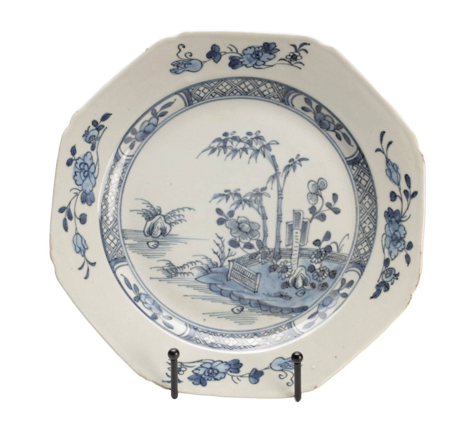 A CHINESE BLUE AND WHITE PORCELAIN OCTAGONAL DISH (1 of 4)