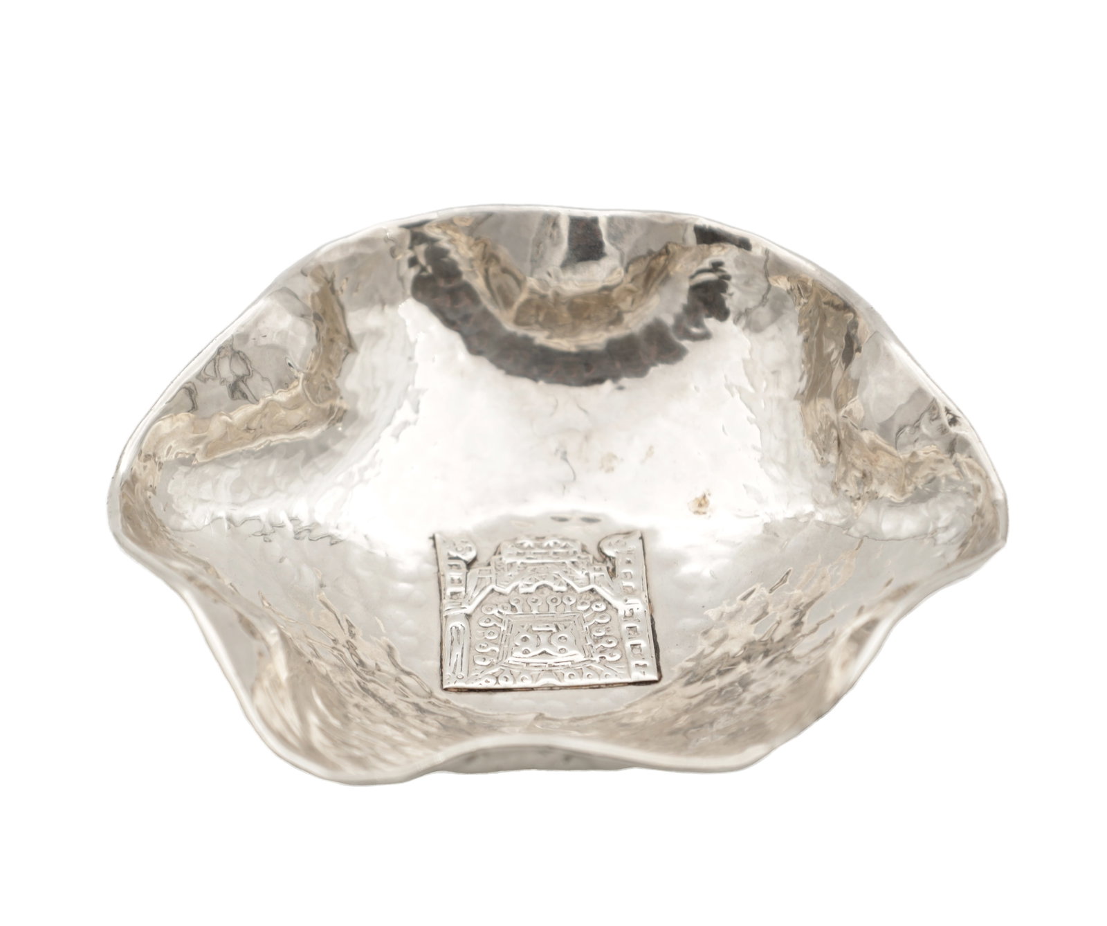 A PERUVIAN SILVER DISH (1 of 6)