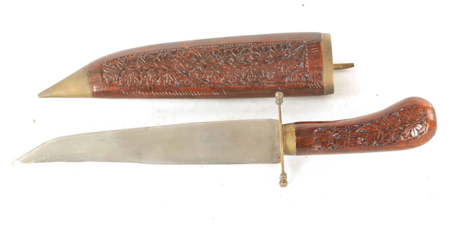 AN EARLY 20TH CENTURY INDIAN BOWIE KNIFE (1 of 8)