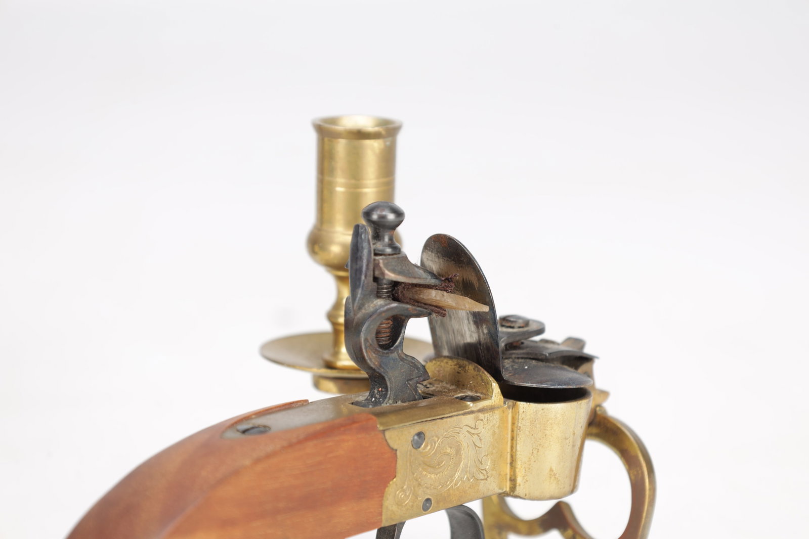 A FLINTLOCK TINDER LIGHTER - 3