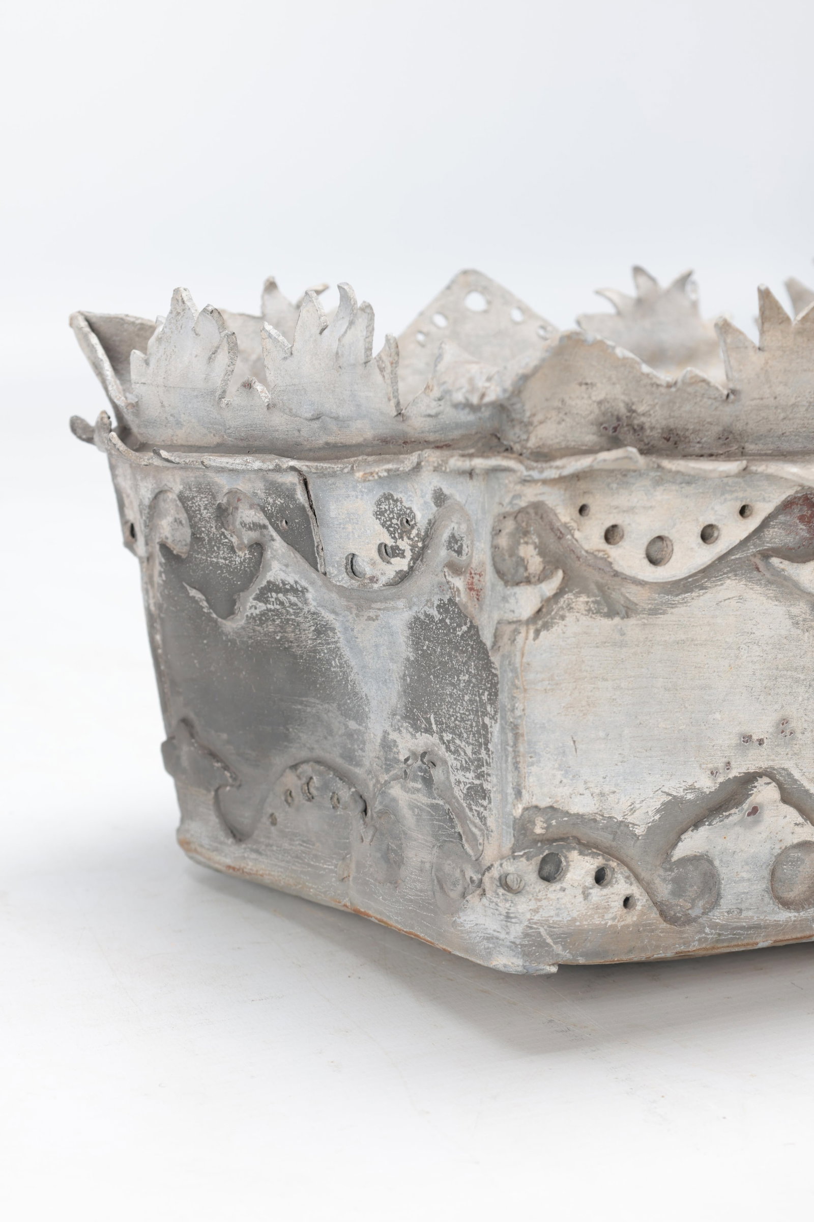 A GEORGIAN LEAD RECTANGULAR PLANTER - 2