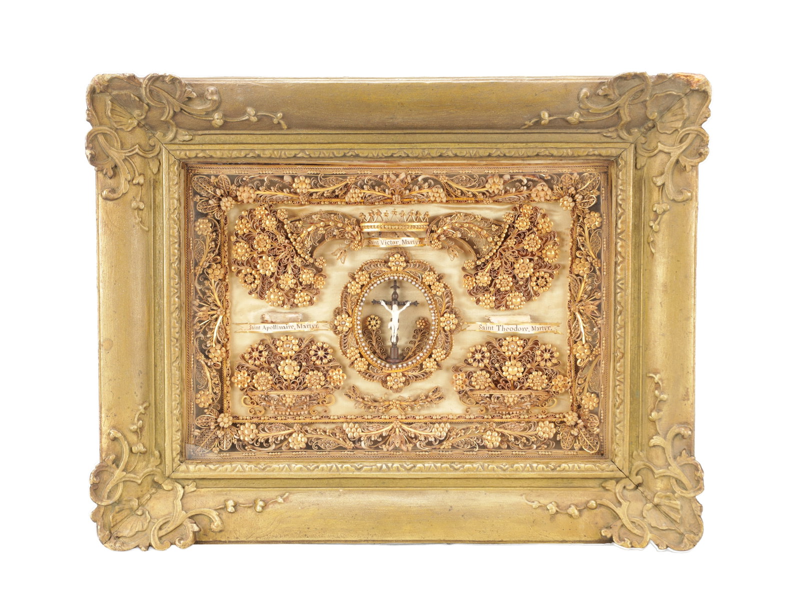 A 19TH CENTURY CONTINENTAL BAROQUE-STYLE GILT WIREWORK RELIQUARY IN A GILTWOOD FRAME WITH IVORY (1 of 7)