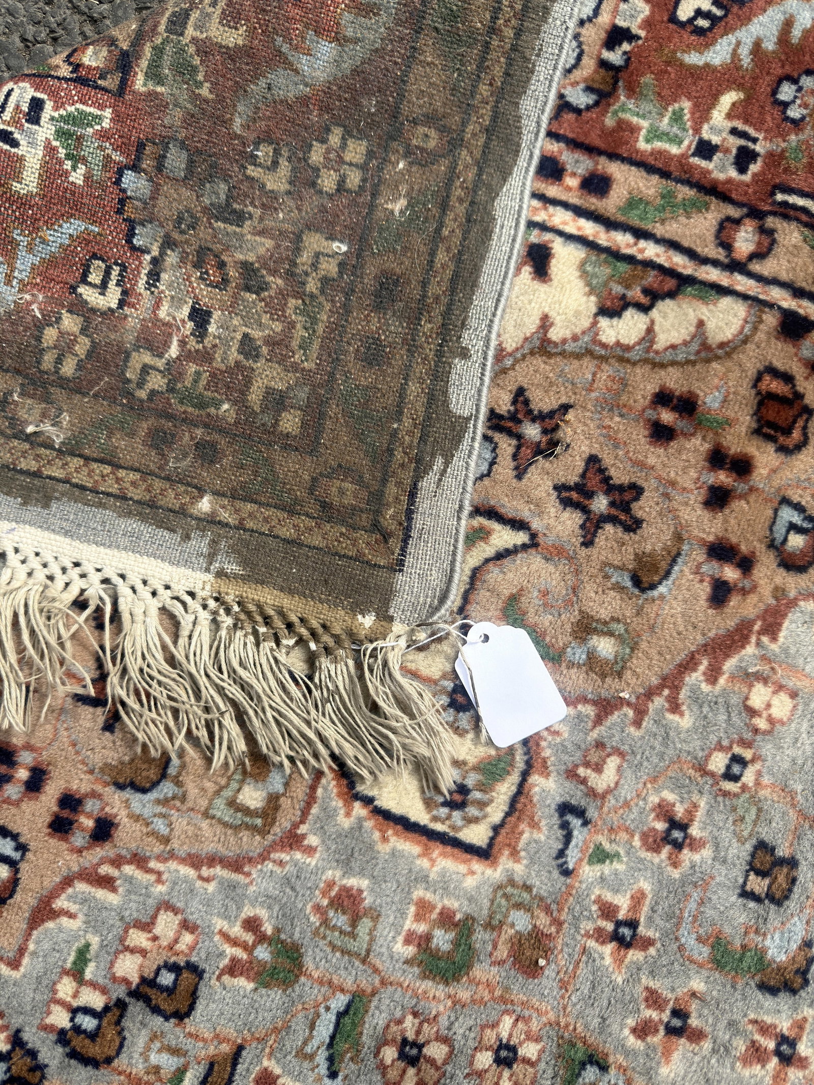 A PERSIAN WOOL RUG - 7