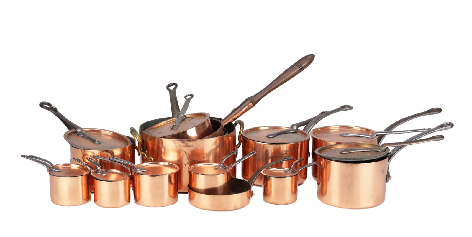 A SET OF TWELVE GEORGIAN COPPER SAUCEPANS AND LIDS BEARING THE CREST OF THE SPENCER FAMILY: A SET OF TWELVE GEORGIAN COPPER SAUCEPANS AND LIDS BEARING THE CREST OF THE SPENCER FAMILY each numbered with riveted iron handles. (28cm diameter and smaller )