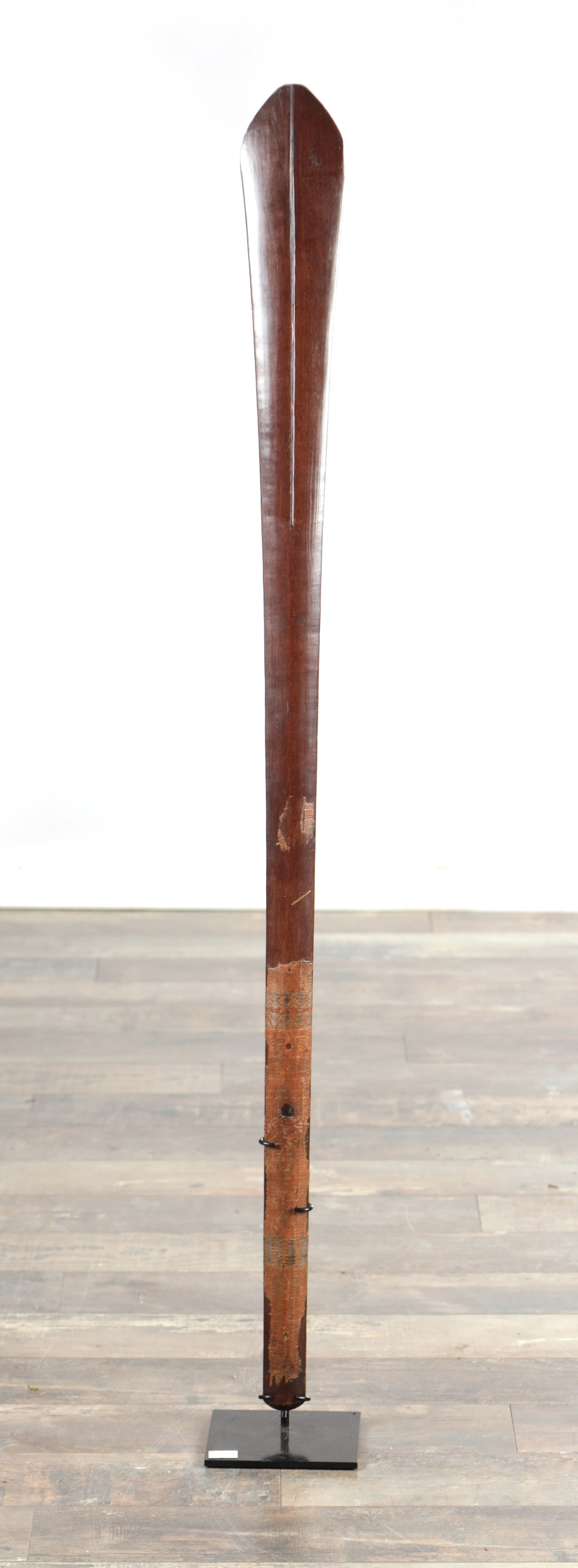 A MAORI CARVED WOOD LONG CLUB, NEW ZEALAND (1 of 5)