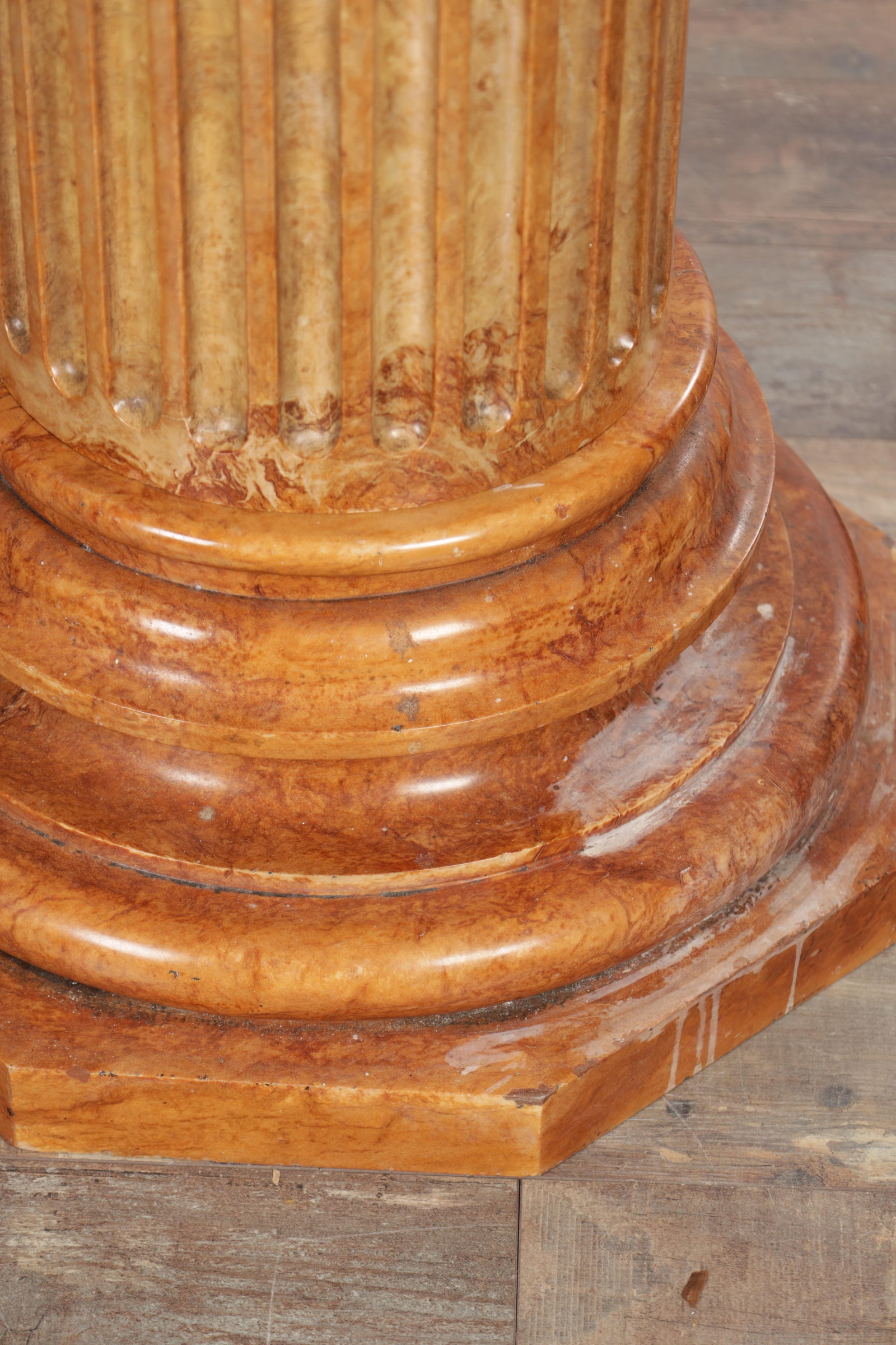 A LARGE SIENNA MARBLE COLUMN - 3