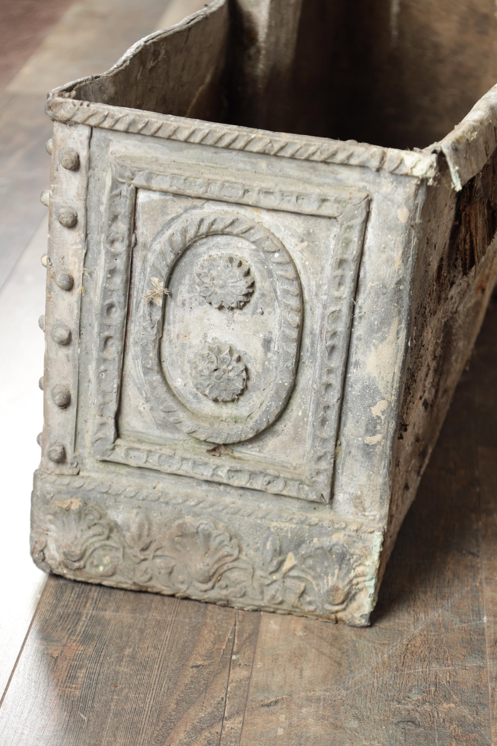 A LATE 17TH CENTURY RECTANGULAR LEAD PLANTER DATED 1693 - 7
