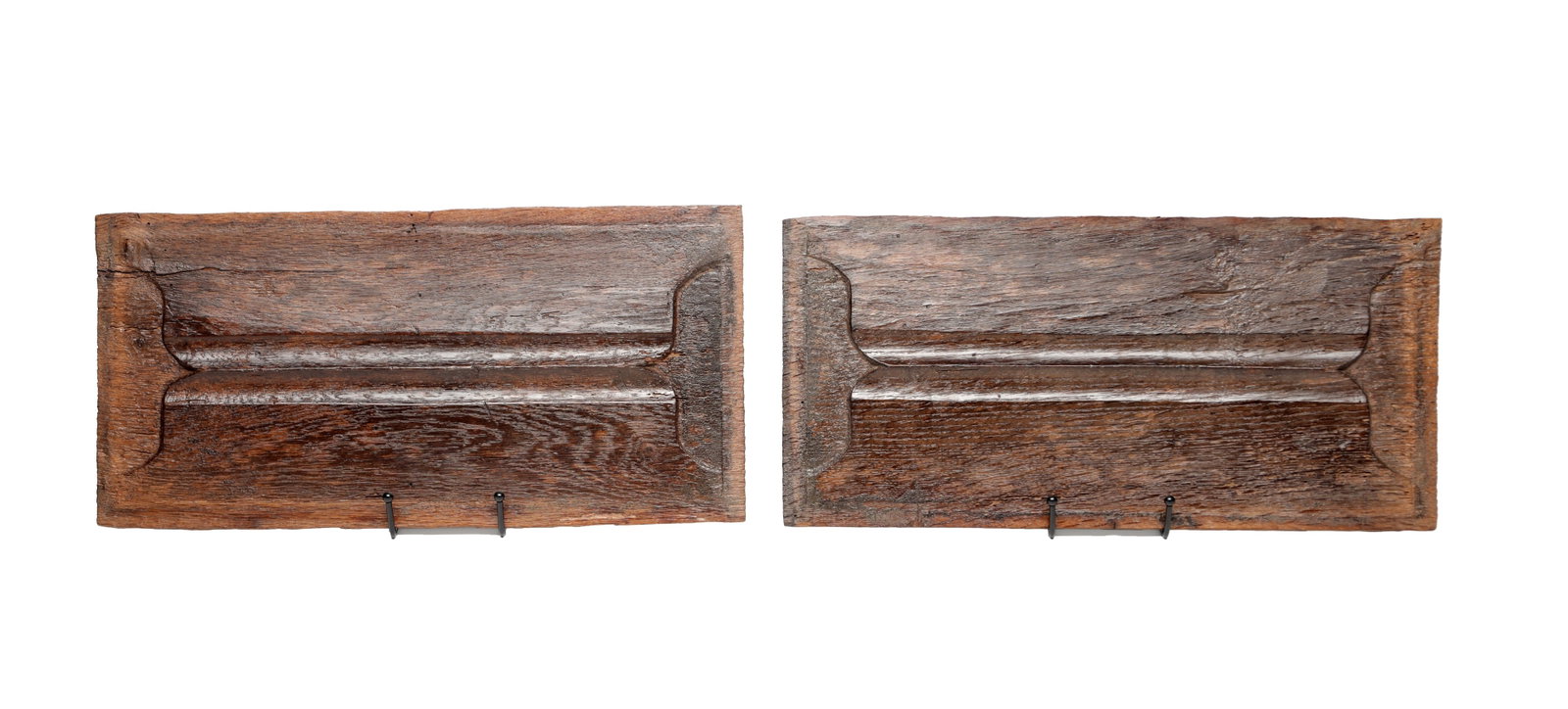 A PAIR OF 16TH CENTURY OAK LINENFOLD CARVED PANELS (1 of 6)