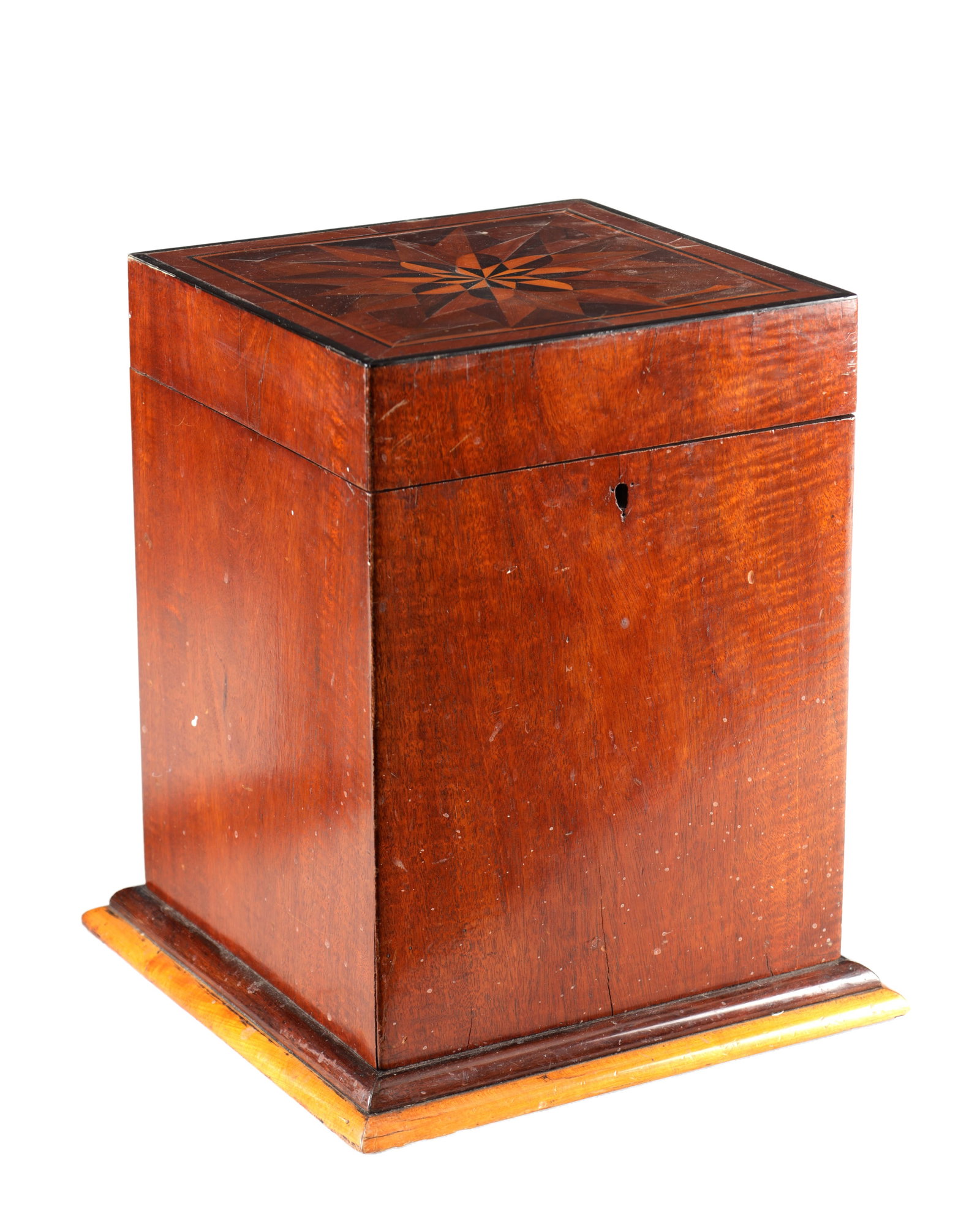 A GEORGE III MAHOGANY PARQUETRY INLAID DECANTER BOX (1 of 7)