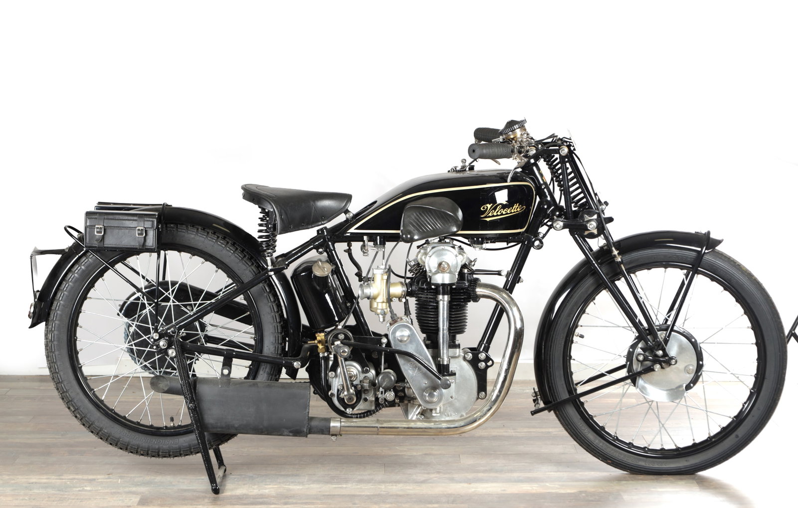 A 1929 VELOCETTE KN 350CC MOTORCYCLE: A 1929 VELOCETTE KN 350CC MOTORCYCLE registration KH 9399 with engine no. 2946 KN and frame no. 3189, from the late David Barker estate.