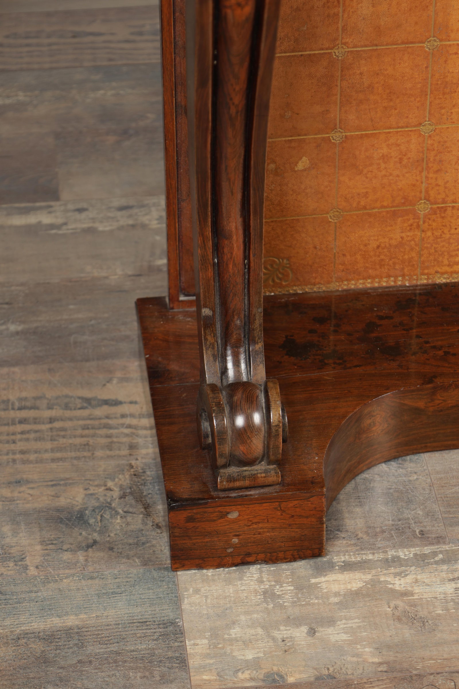 CONSOLE TABLE - 5