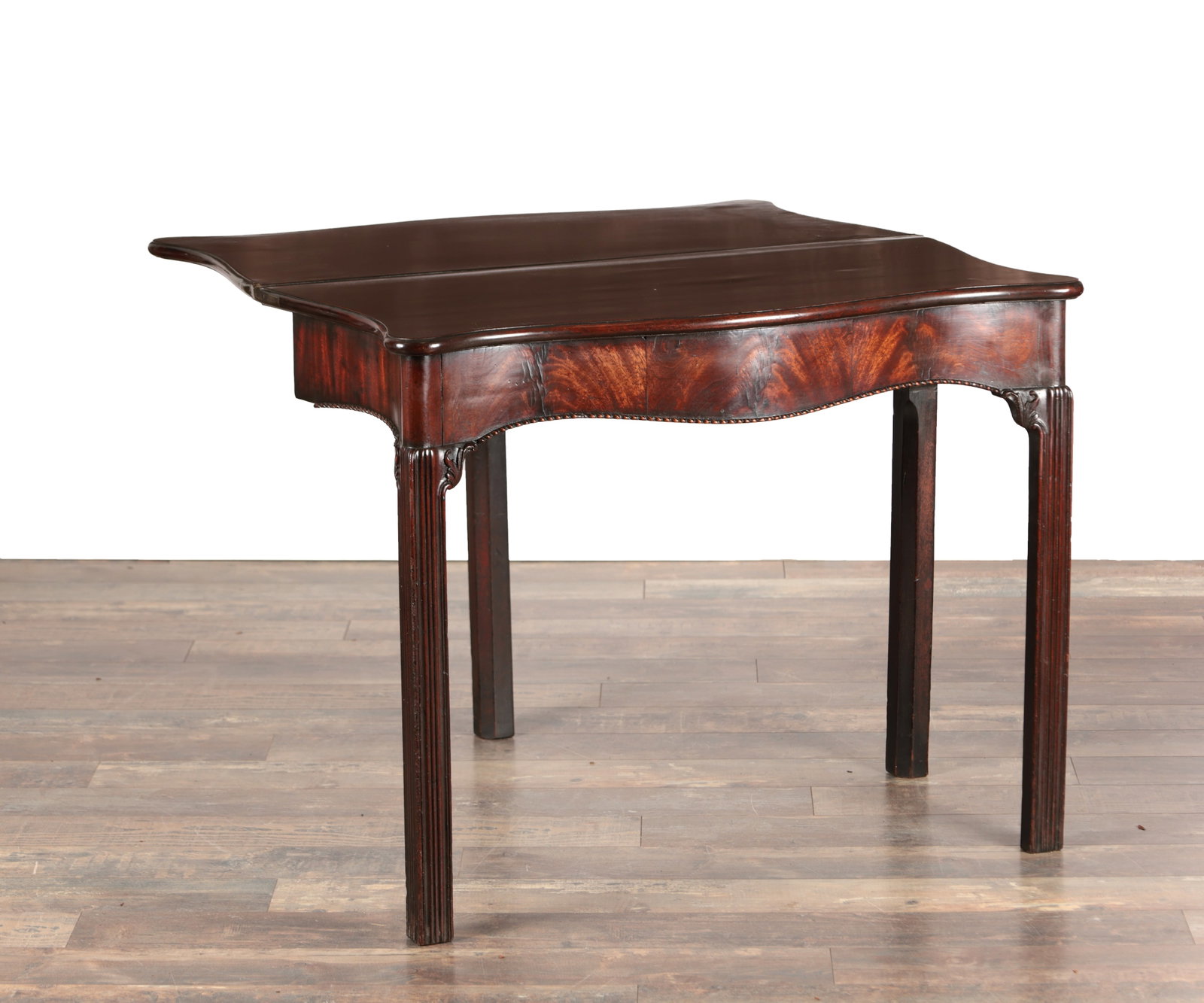 AN 18TH CENTURY MAHOGANY SERPENTINE CARD TABLE (1 of 10)