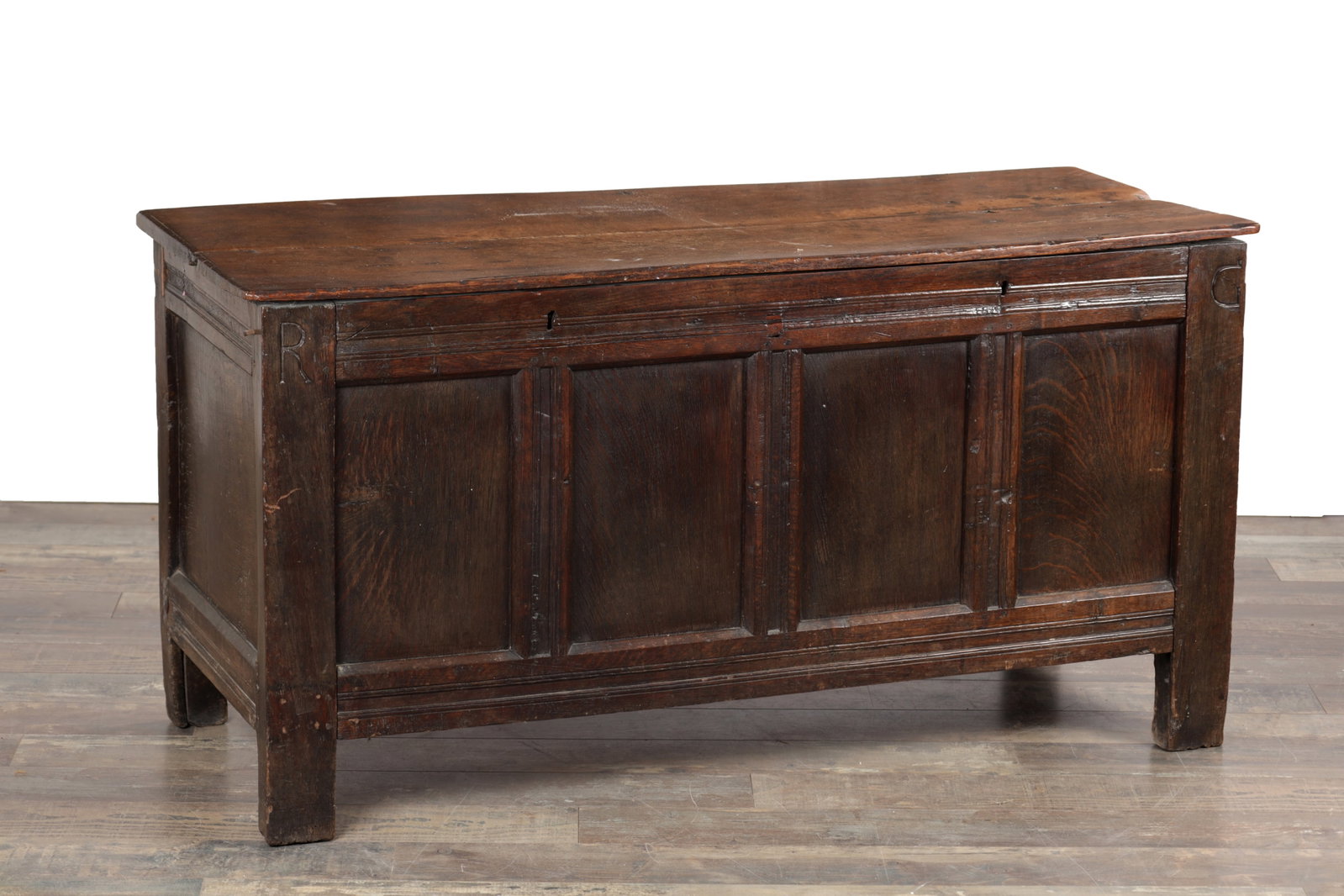 A 17TH CENTURY OAK MARRIAGE COFFER (1 of 13)