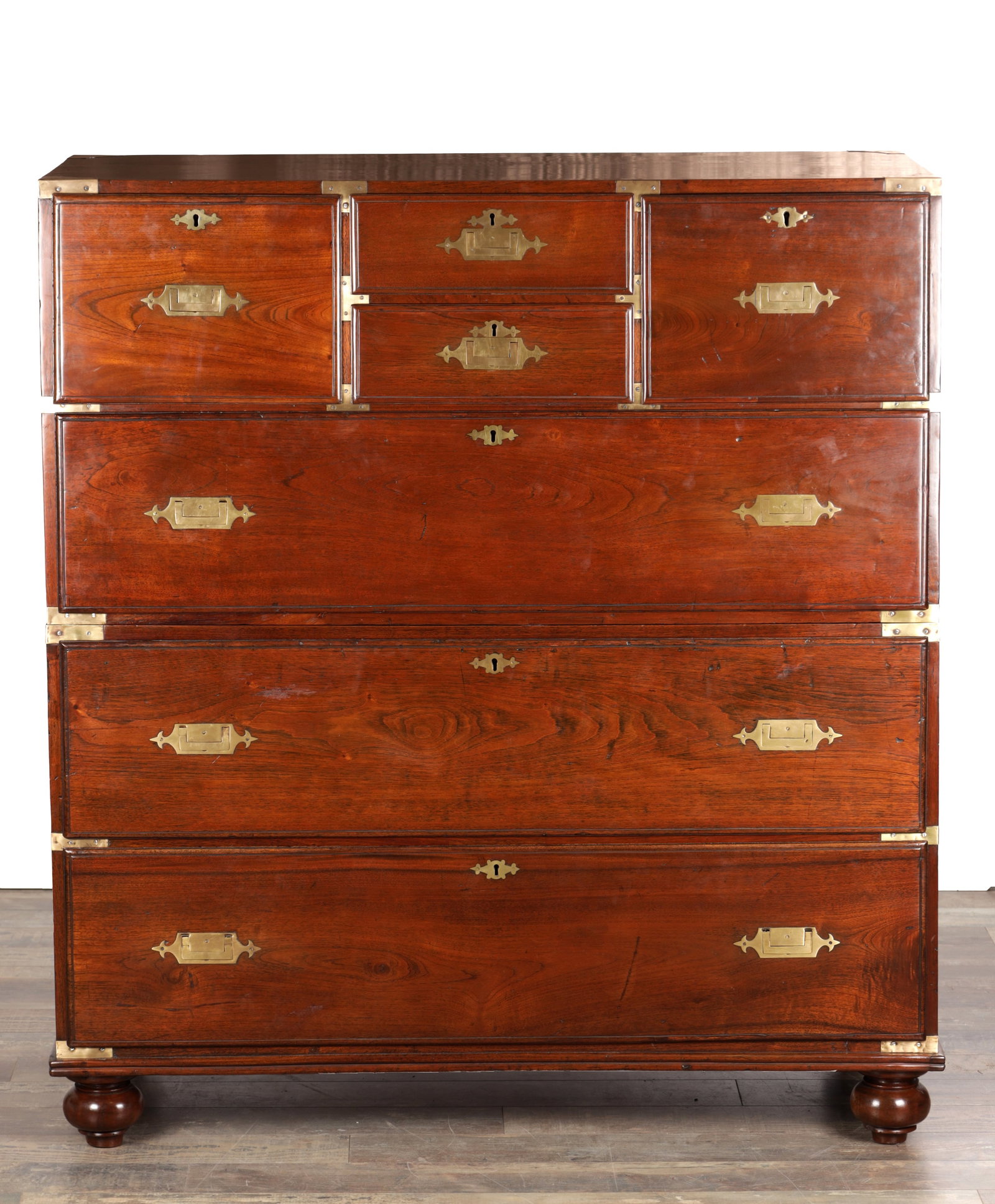 AN UNUSUALLY LARGE MID 19TH CENTURY CAMPHORWOOD CAMPAIGN CHEST WITH BRASS RECESSED HANDLES (1 of 15)