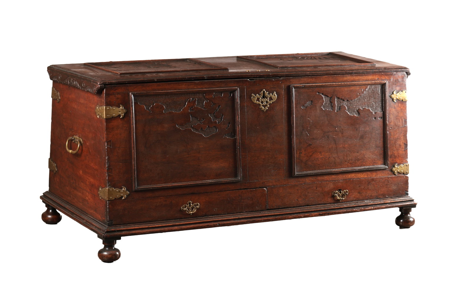 A 17TH CENTURY ITALIAN CARVED WALNUT CASSONE (1 of 7)