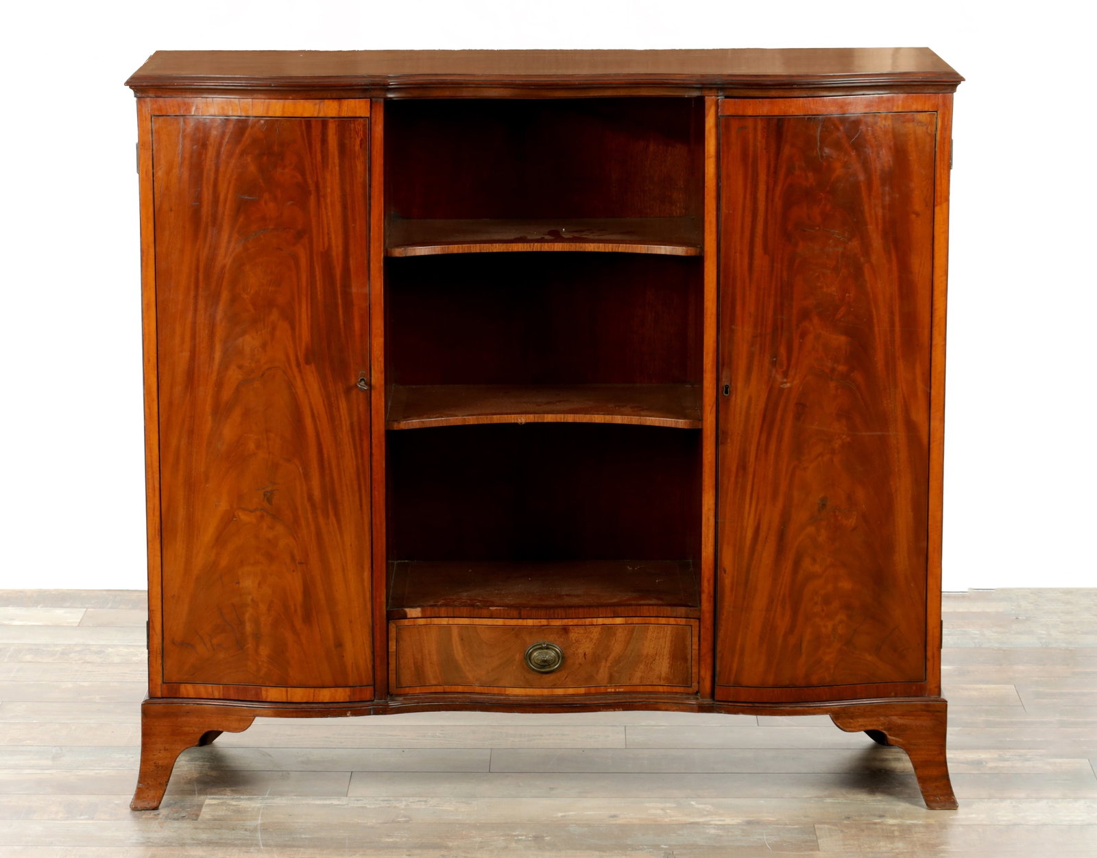 AN UNUSUAL GEORGE III CROSS-BANDED FLAMED MAHOGANY SERPENTINE FRONTED SIDE CABINET (1 of 15)