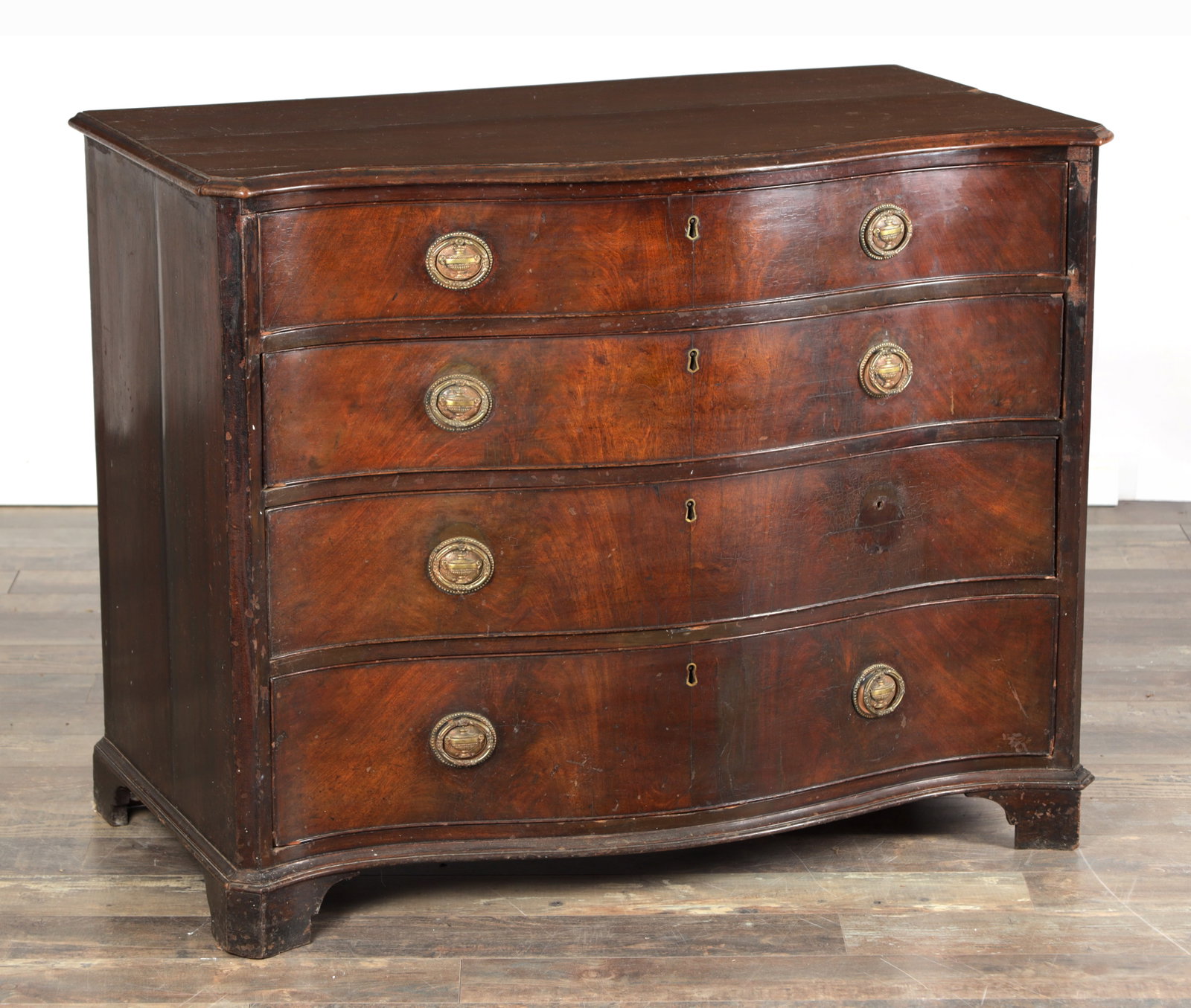 A GEORGE III MAHOGANY GENTLEMAN'S SERPENTINE FRONT DRESSING CHEST (1 of 16)