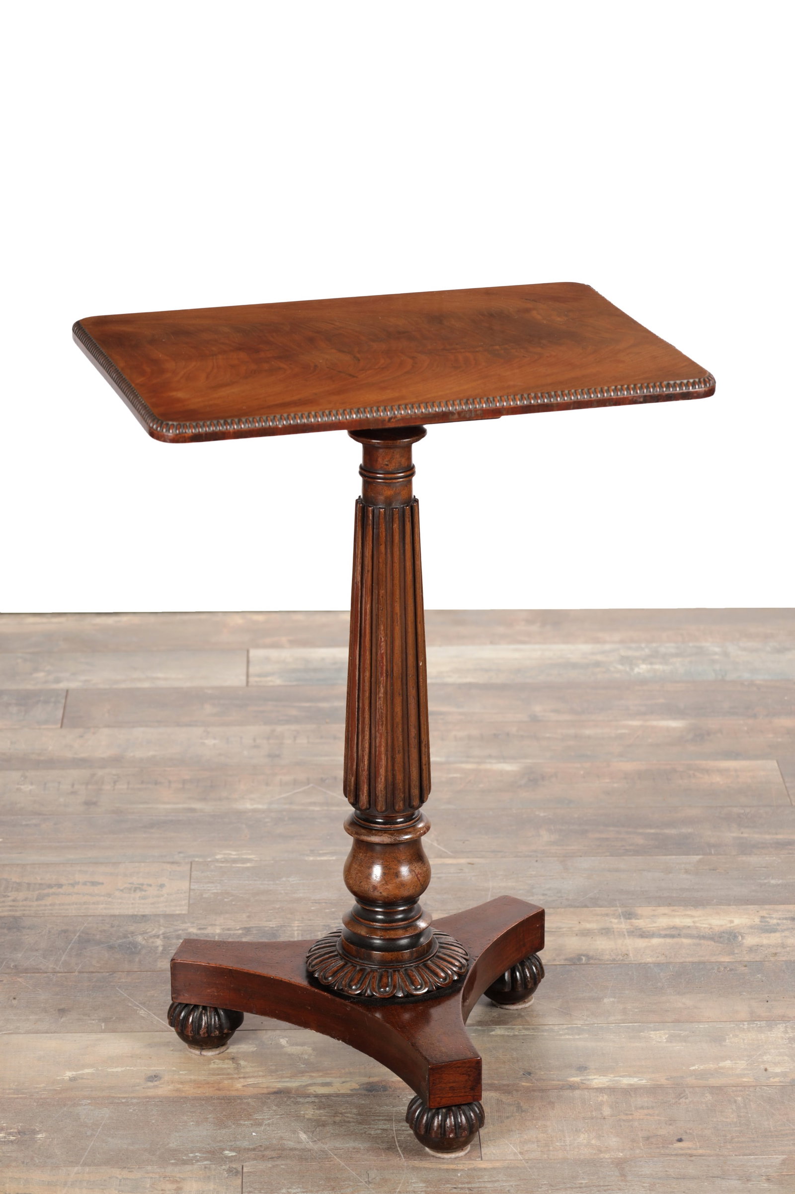 A REGENCY FIGURED MAHOGANY WINE TABLE IN THE MANNER OF GILLOWS (1 of 5)