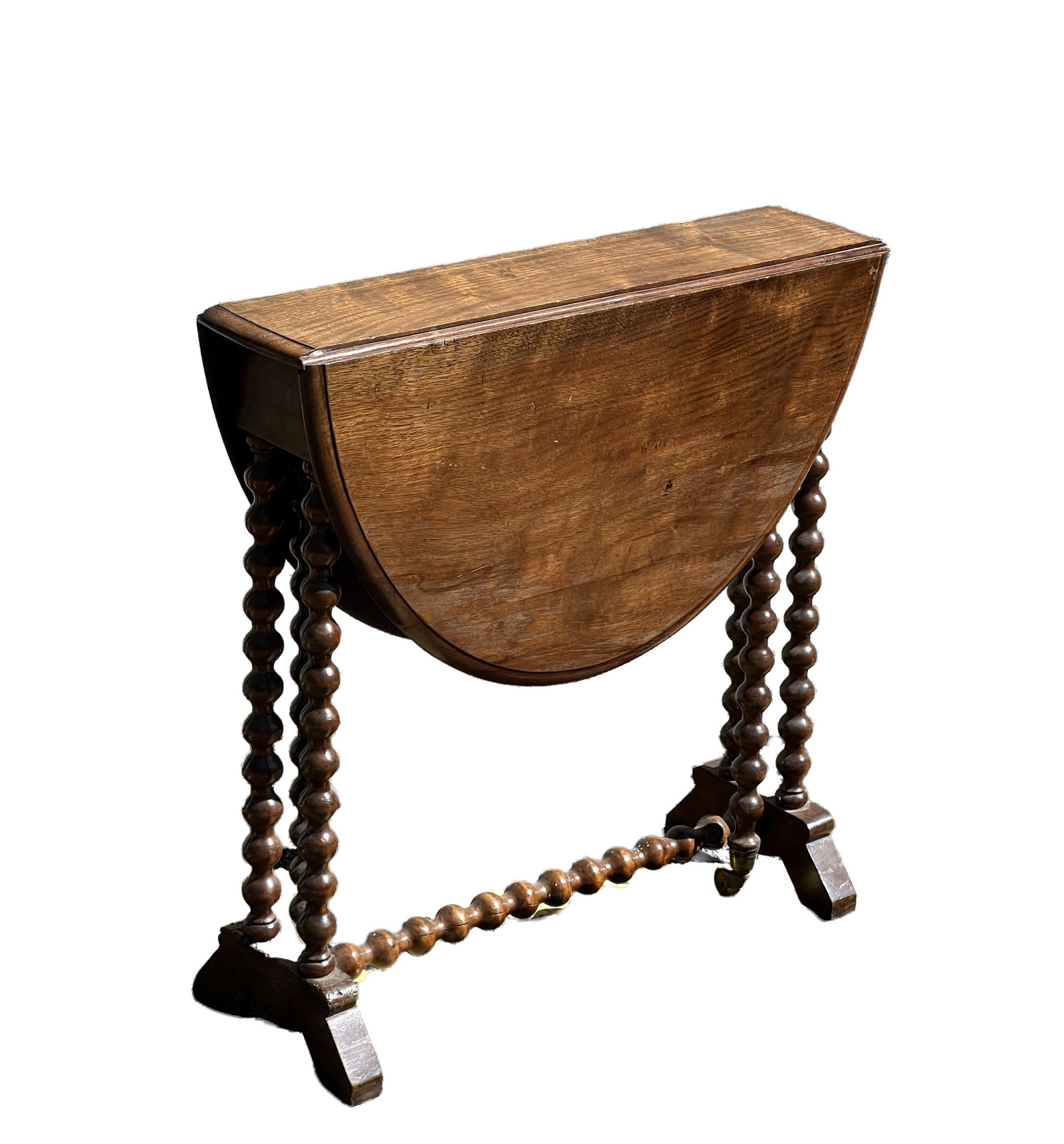 A SMALL 19TH CENTURY WALNUT SUTHERLAND TABLE (1 of 5)