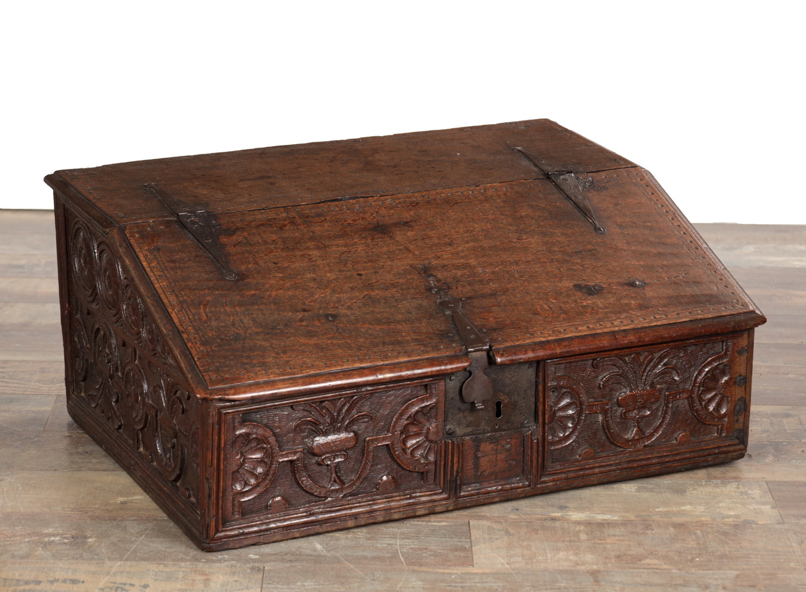 A 17TH CENTURY CARVED OAK BIBLE BOX (1 of 9)