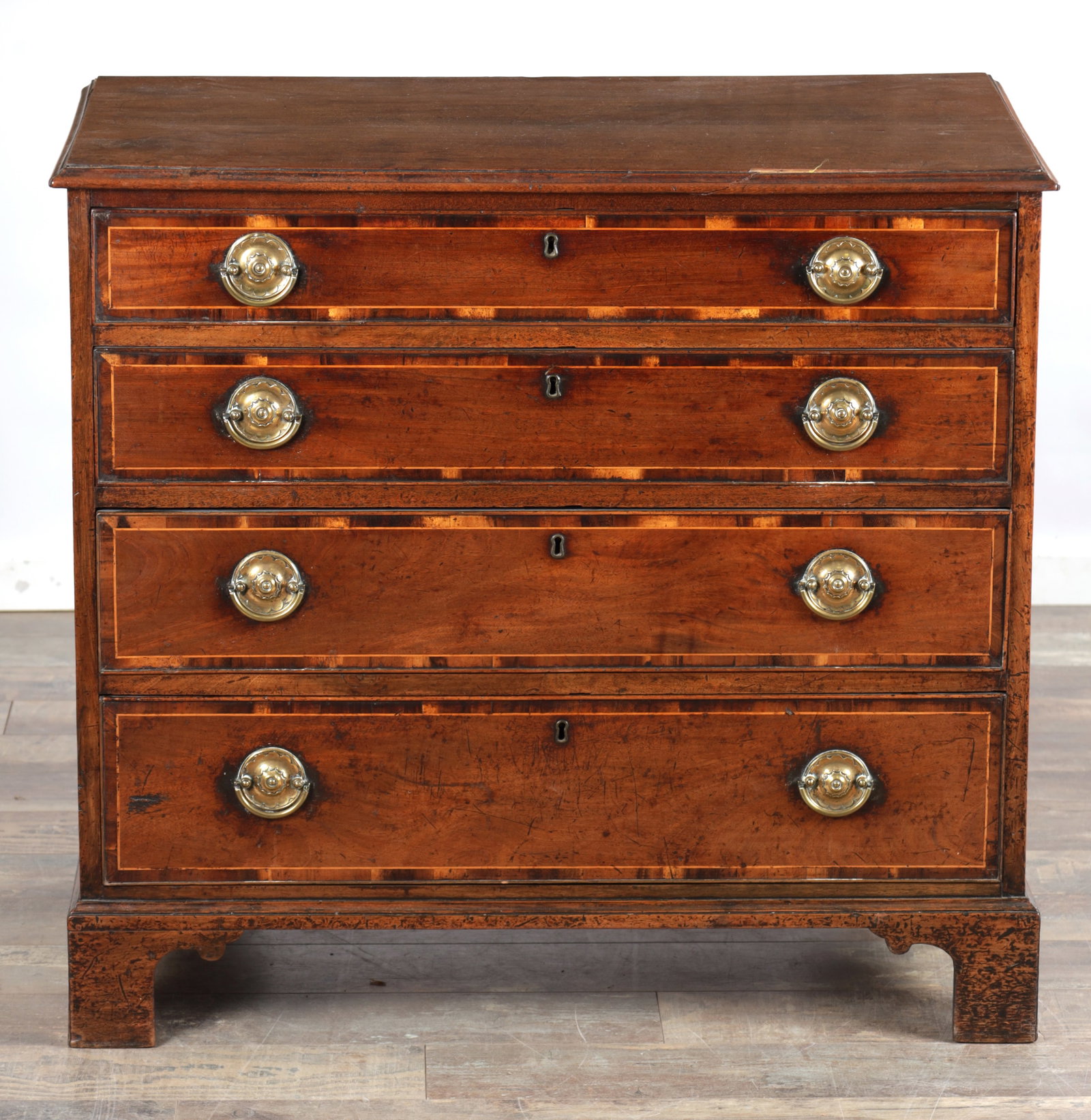 A GEORGE III MAHOGANY INLAID CHEST OF DRAWERS (1 of 8)
