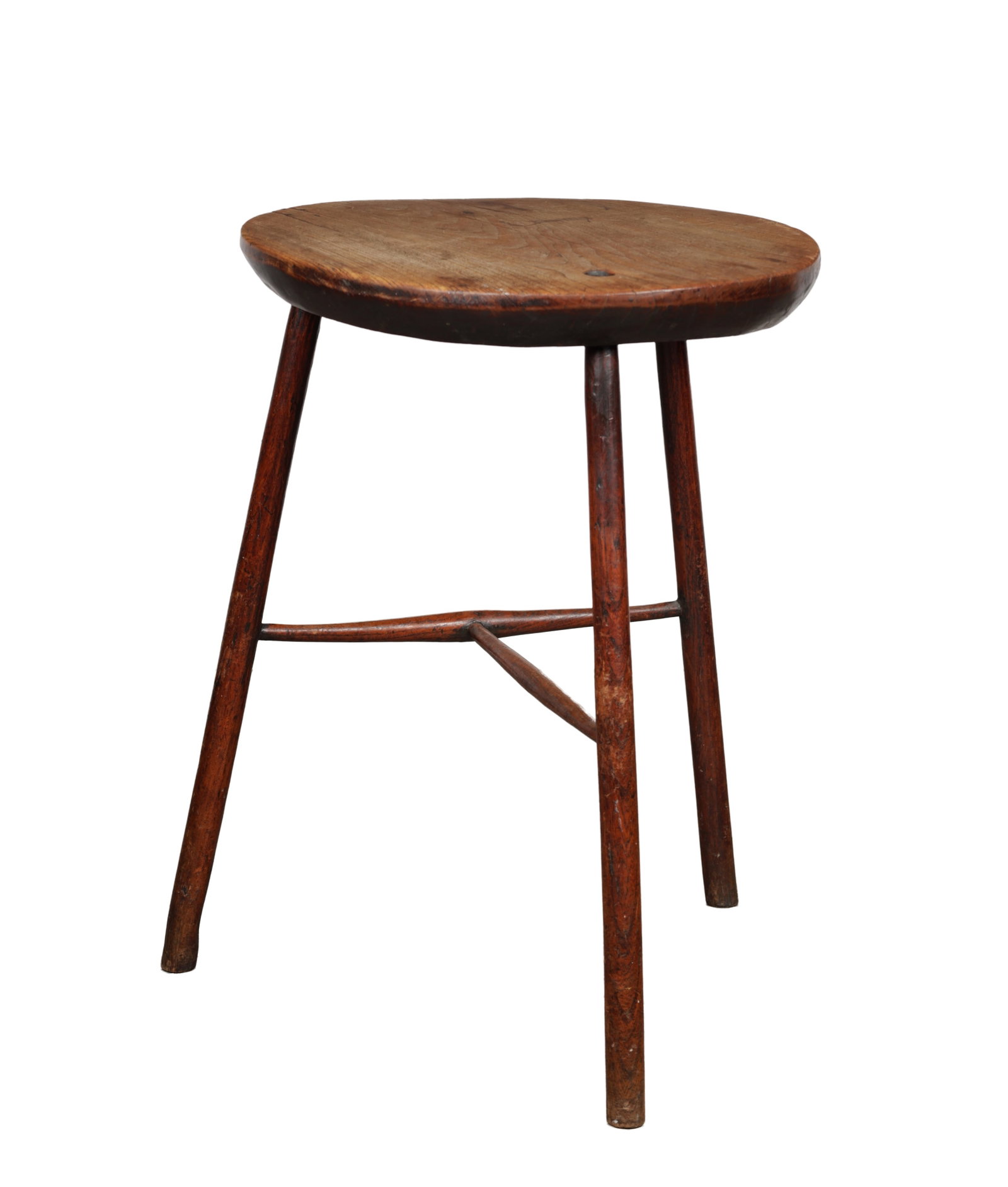AN 18TH CENTURY PRIMITIVE ELM CRICKET TABLE: AN 18TH CENTURY PRIMITIVE ELM CRICKET TABLE (52cm diameter 67cm high)
