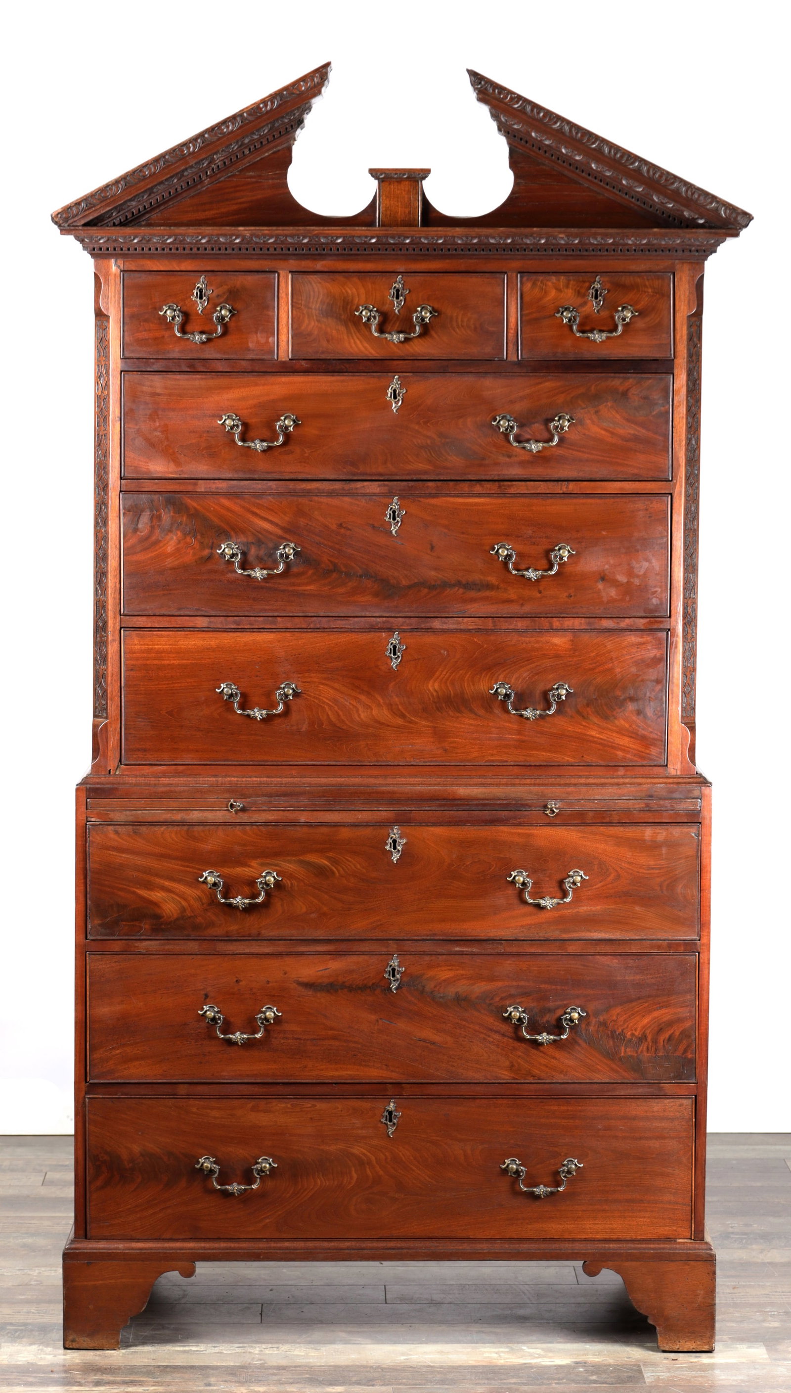 A GEORGE III MAHOGANY CHEST ON CHEST WITH ARCHITECTURAL PEDIMENT (1 of 8)