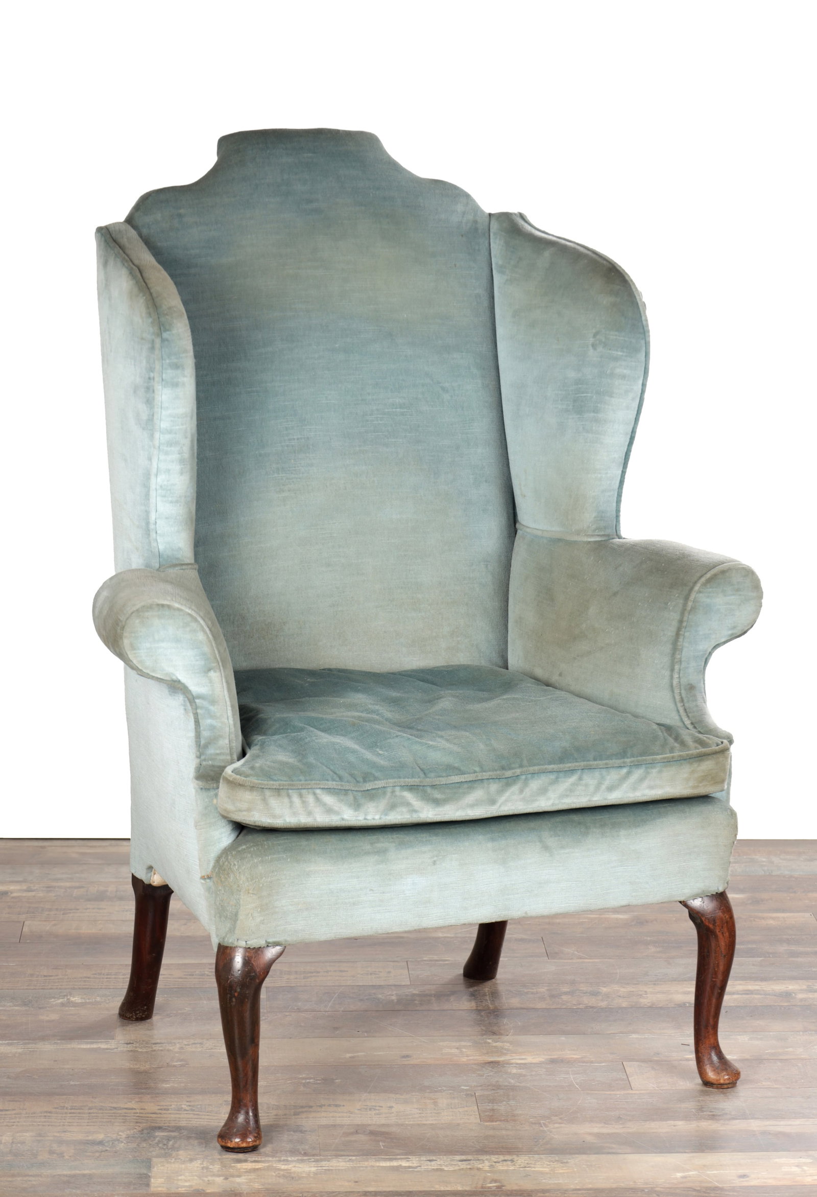 A QUEEN ANNE WALNUT UPHOLSTERED WINGBACK ARMCHAIR ON CABRIOLE LEGS (1 of 7)