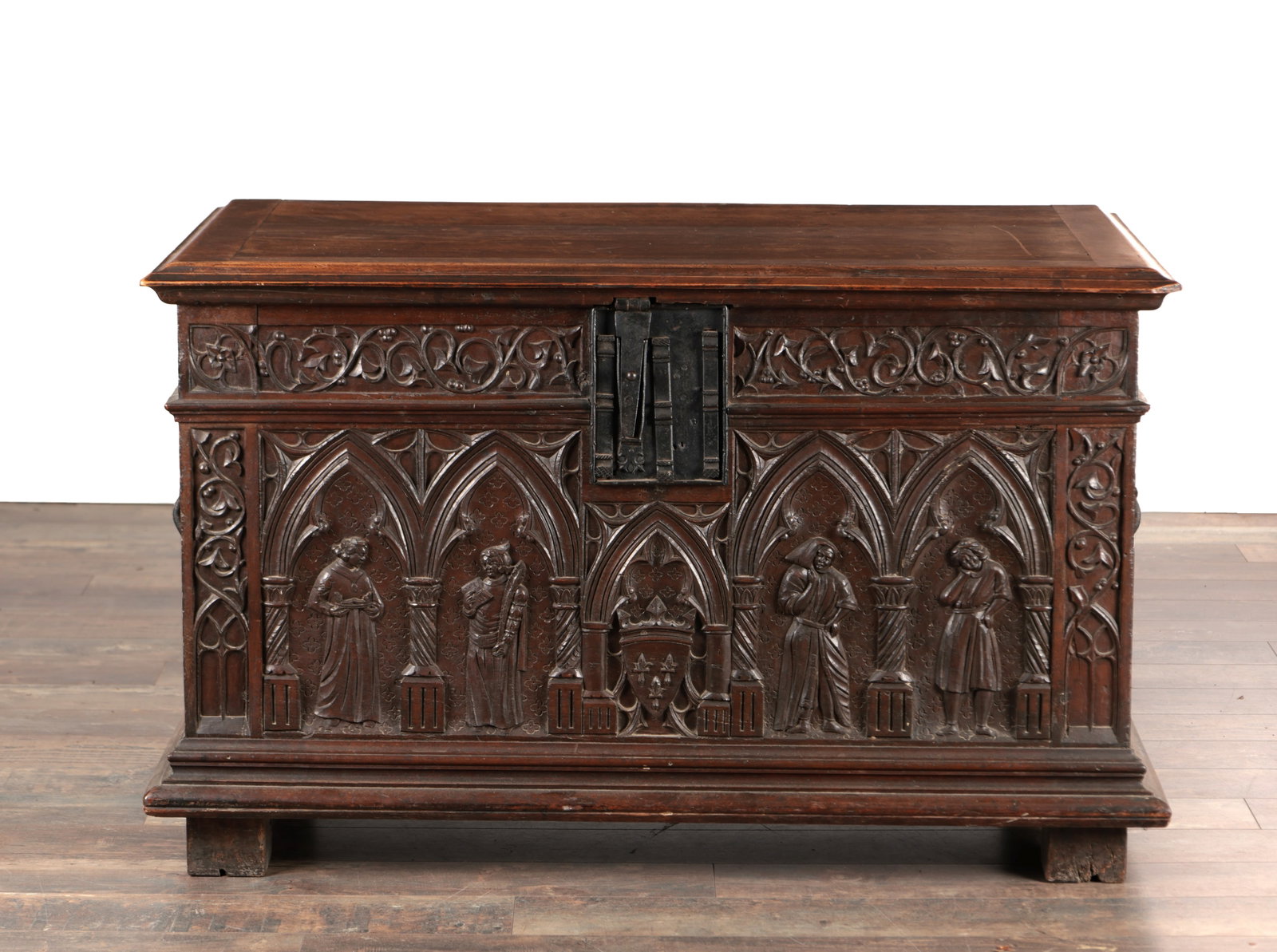 A 16TH CENTURY AND LATER OAK GOTHIC COFFER (1 of 7)
