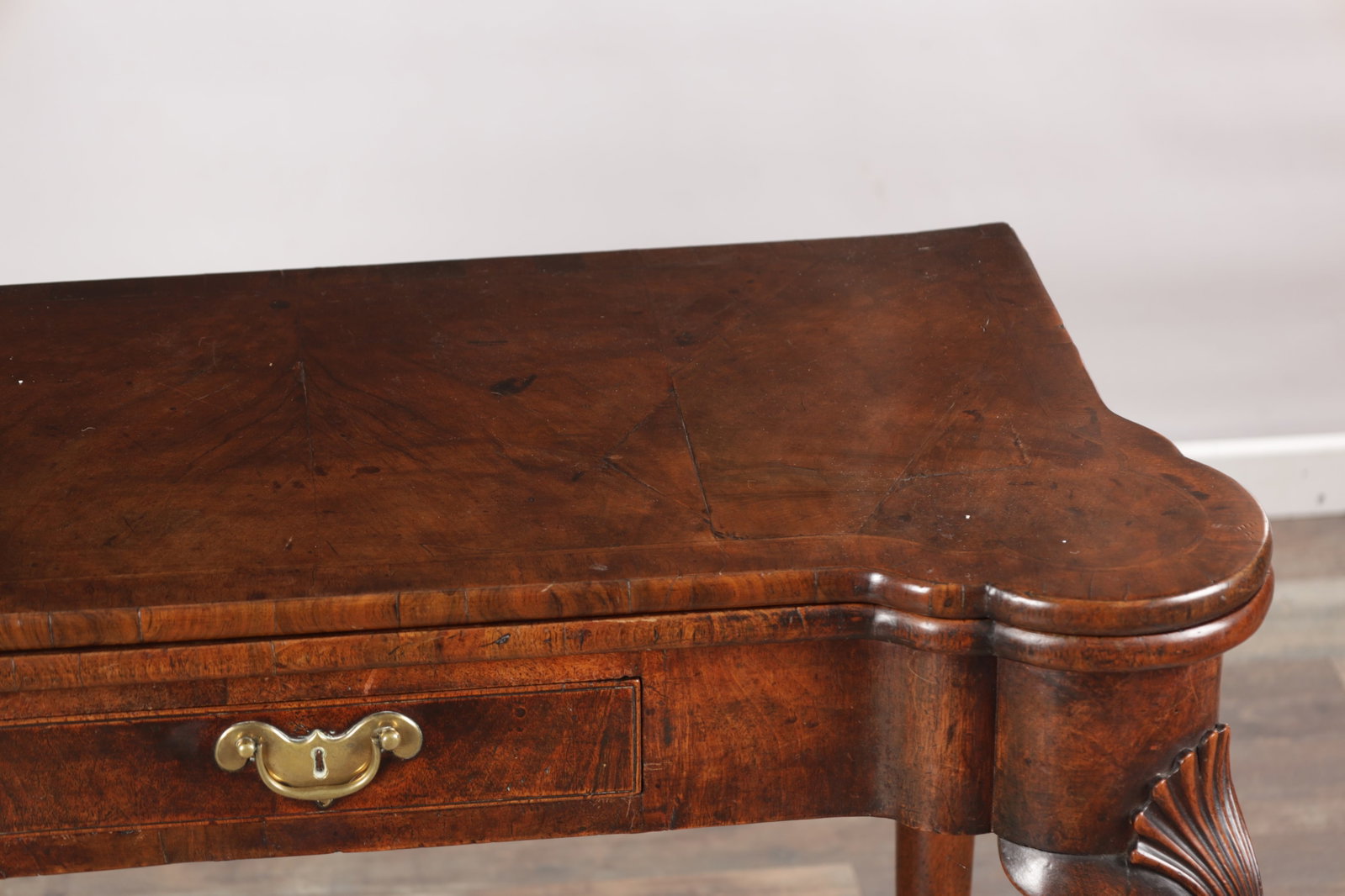 A QUEEN ANNE FIGURED WALNUT TEA TABLE - 2
