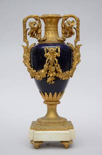 Vase in blue porcelain with bronze mounts (*) (56cm): Vase in blue porcelain with bronze mounts (*) (56cm)