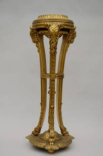 A gilt wooden column with ram's heads (h115cm) (*): A gilt wooden column with ram's heads (h115cm) (*)